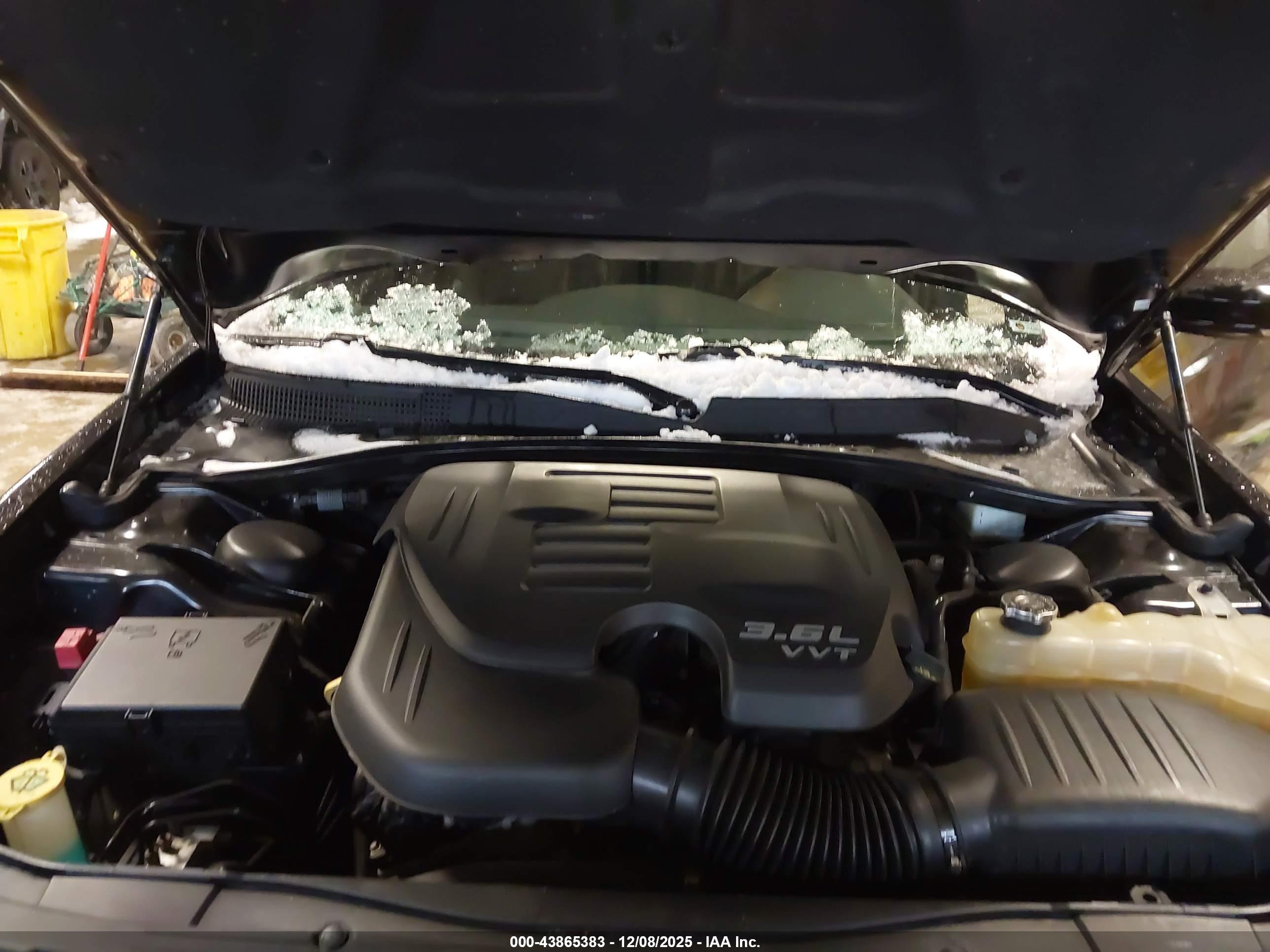 CHRYSLER 300 image 10