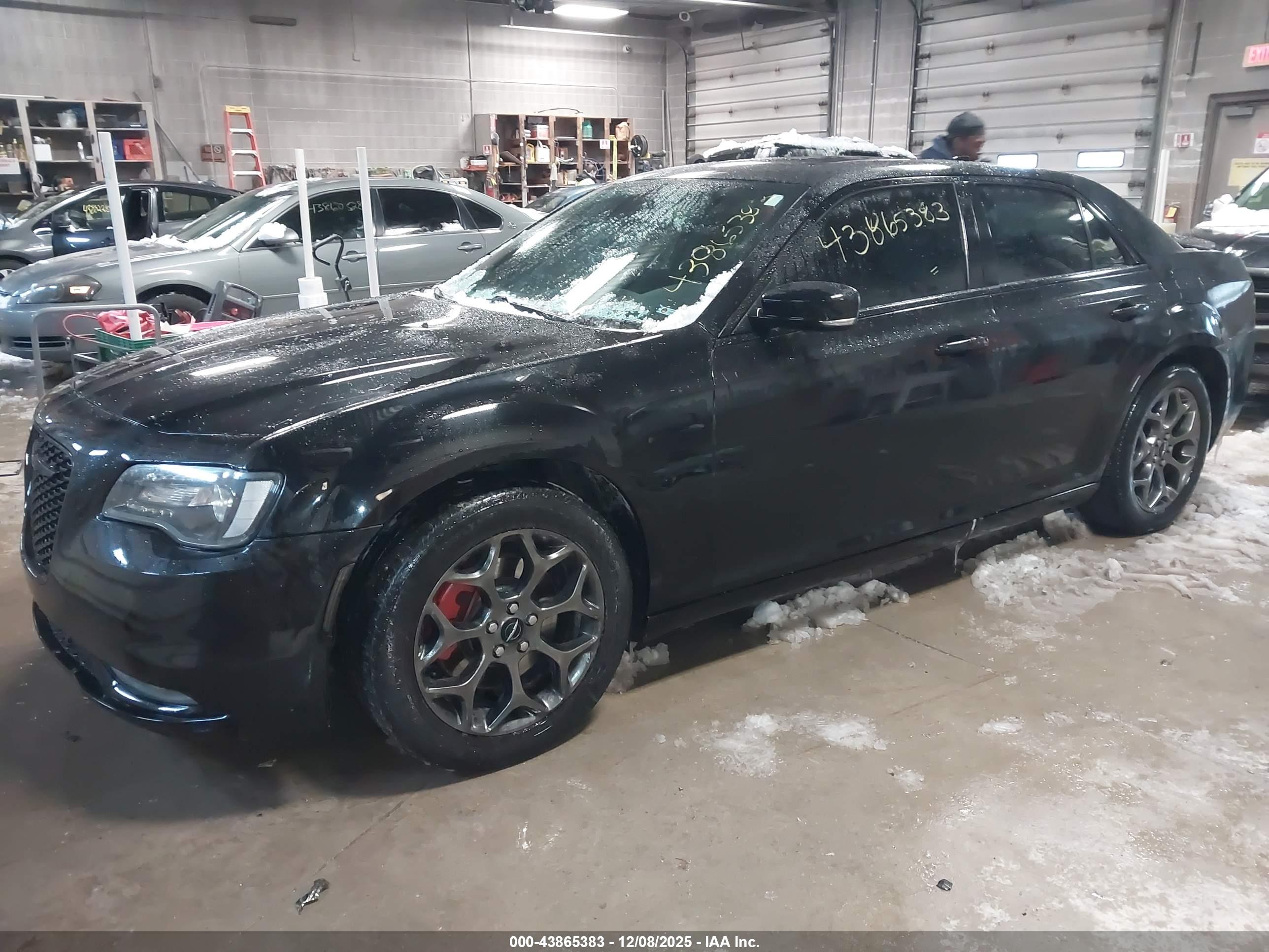 CHRYSLER 300 image 2