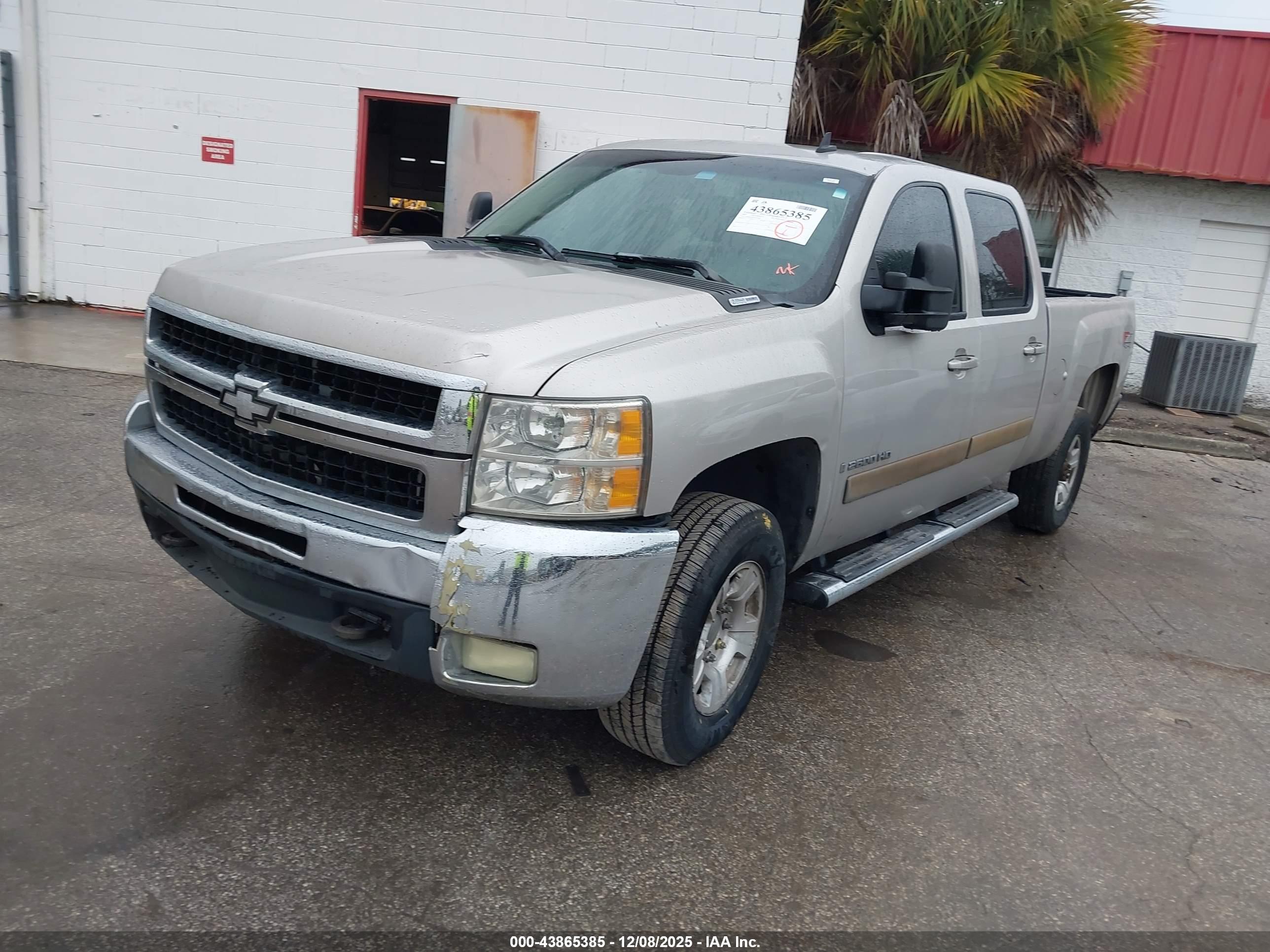 CHEVROLET SILVERADO image 2
