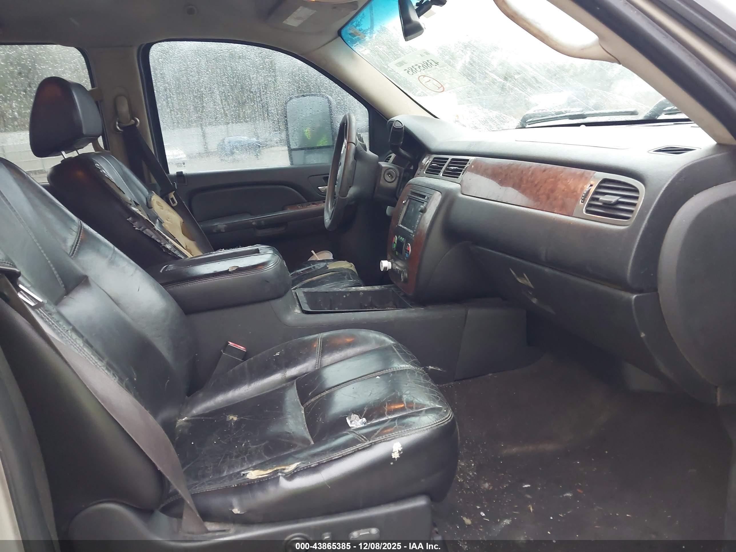 CHEVROLET SILVERADO image 5