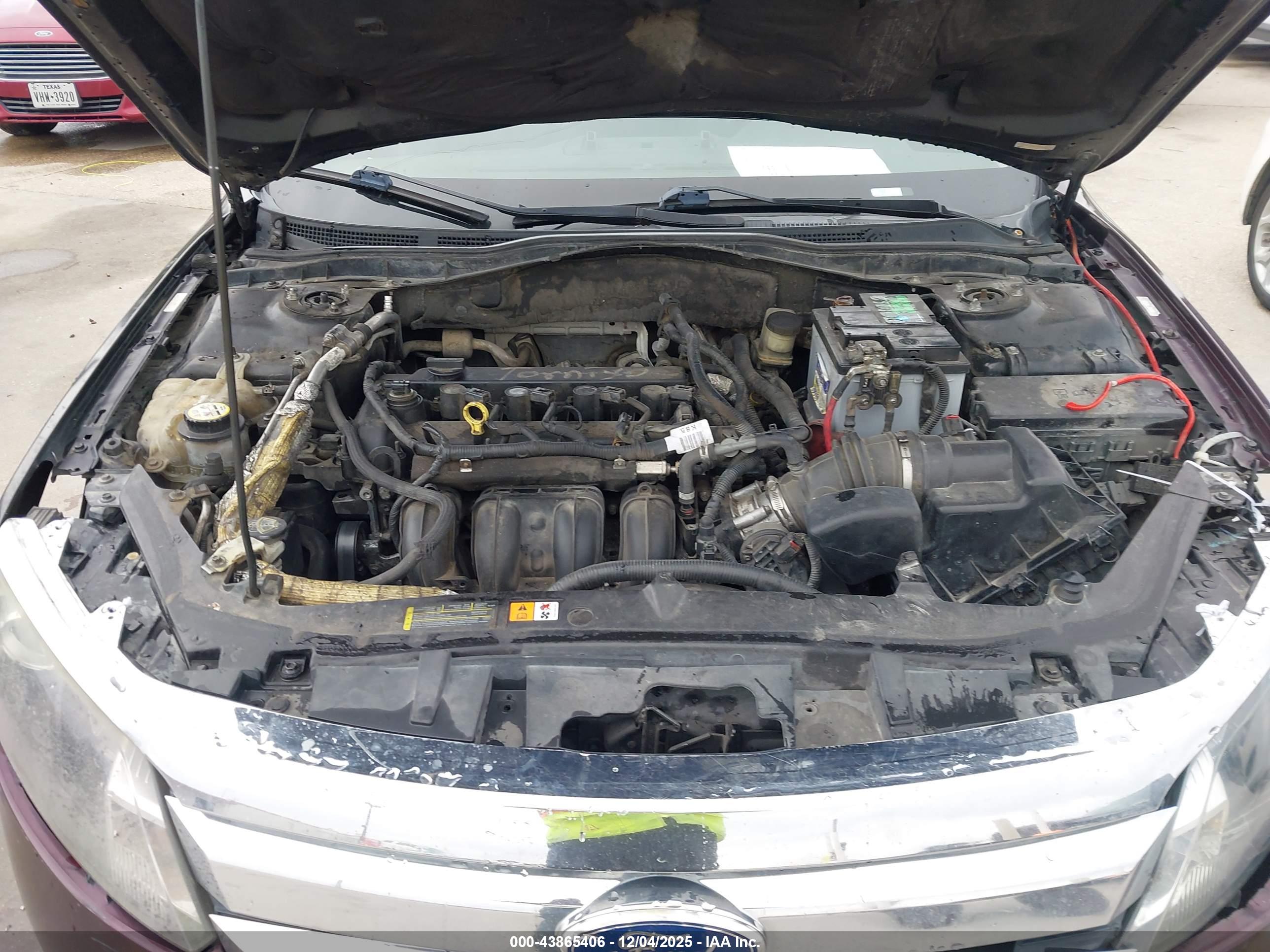 FORD FUSION image 10