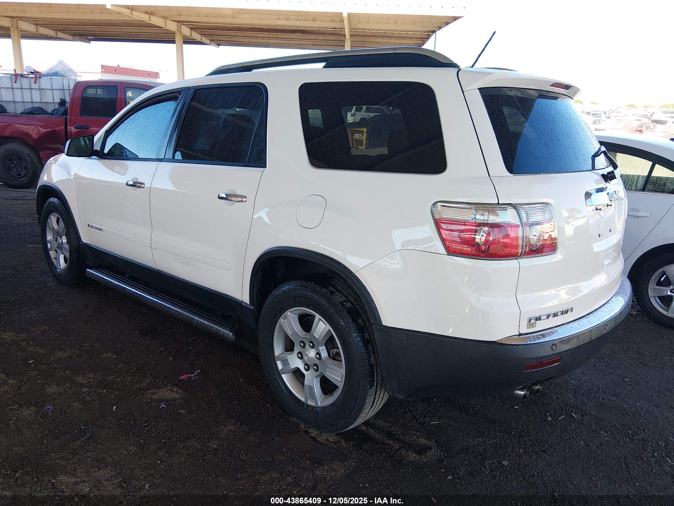 GMC ACADIA image 3