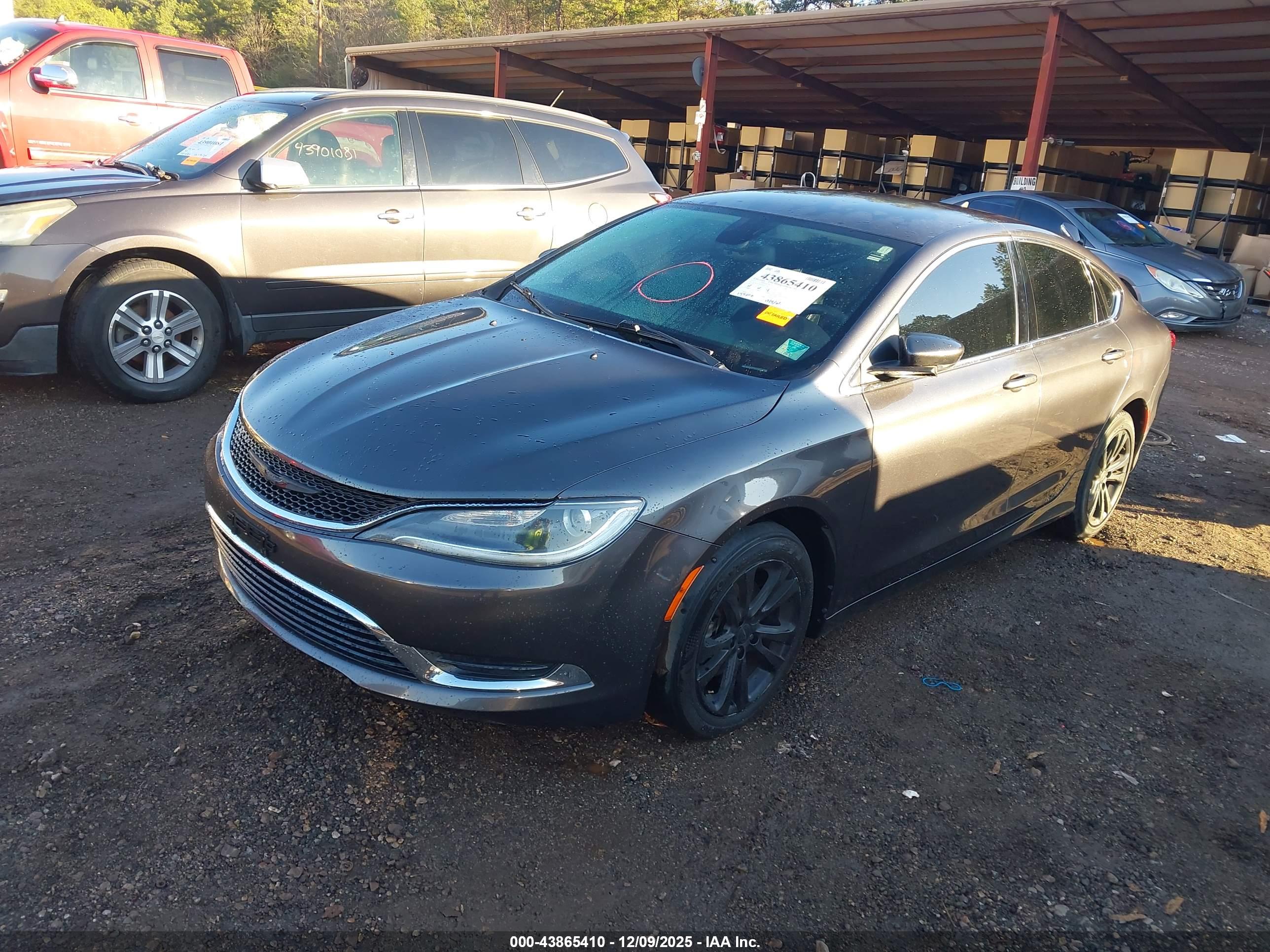 CHRYSLER 200 image 2
