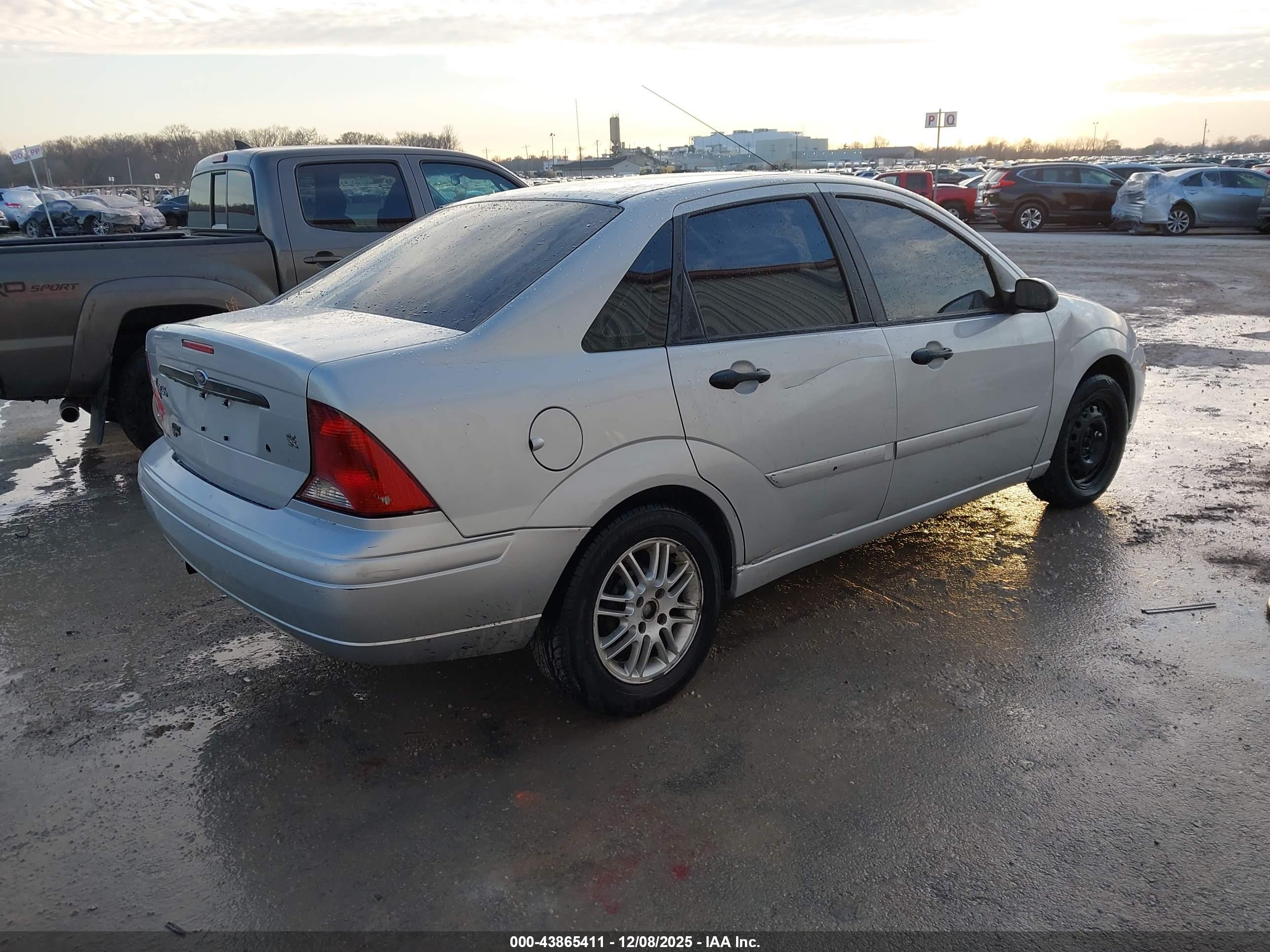 FORD FOCUS image 4