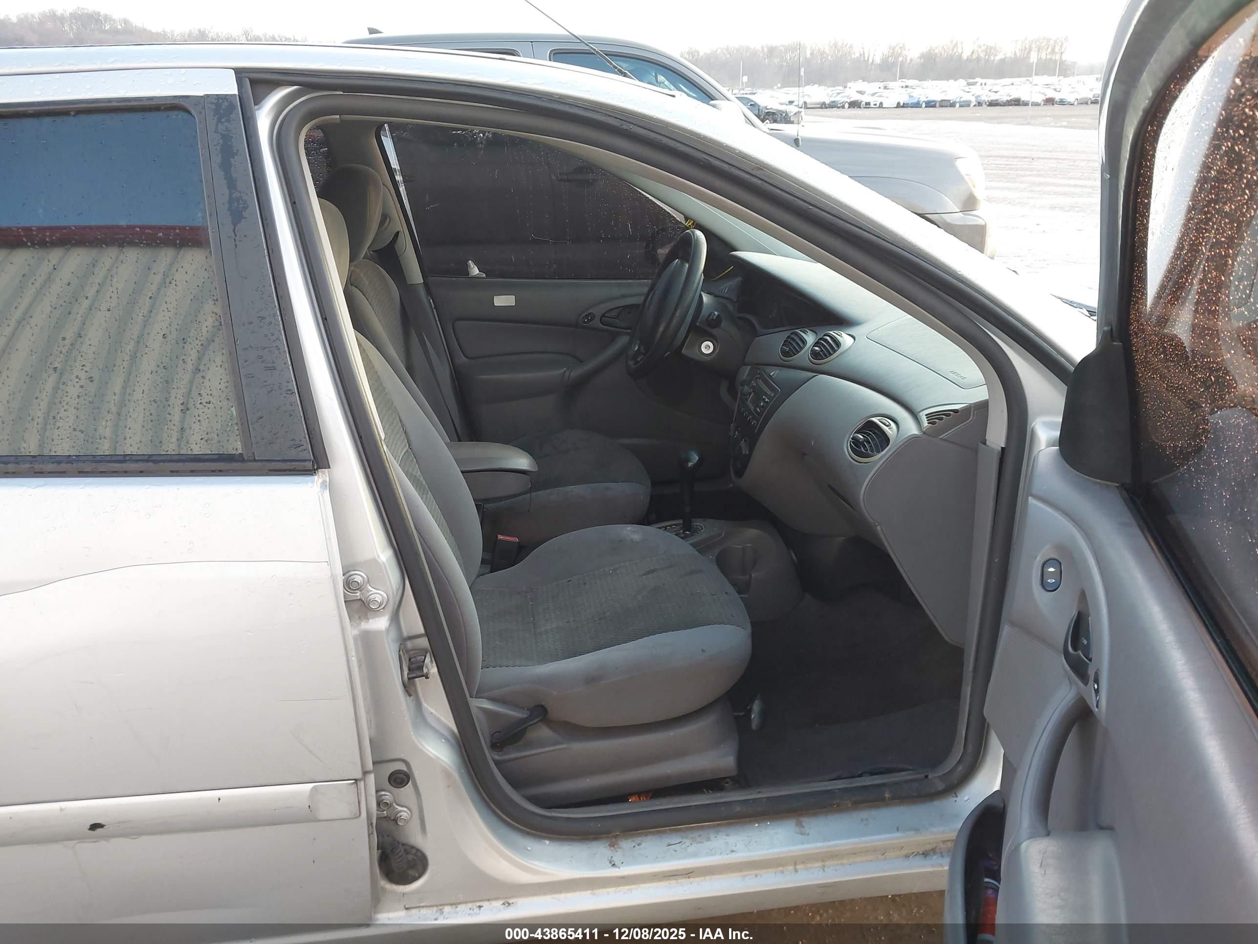 FORD FOCUS image 5