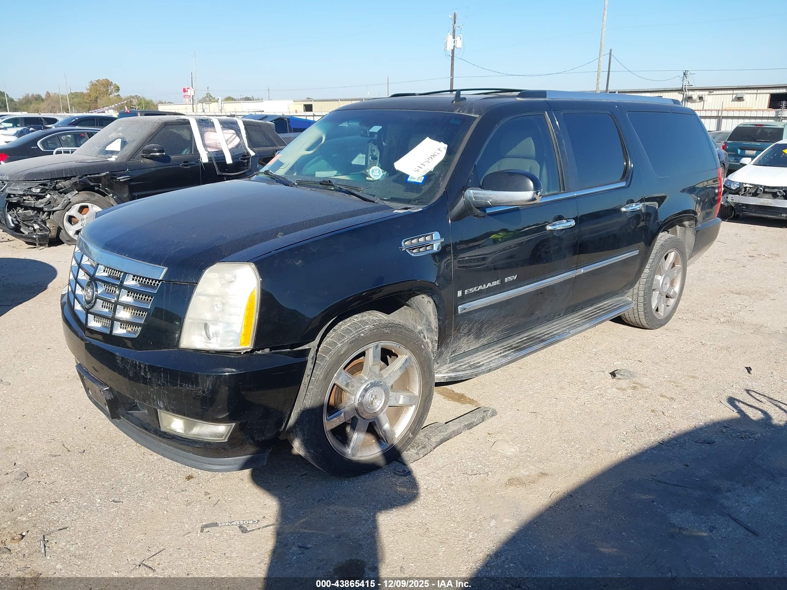 CADILLAC ESCALADE image 2