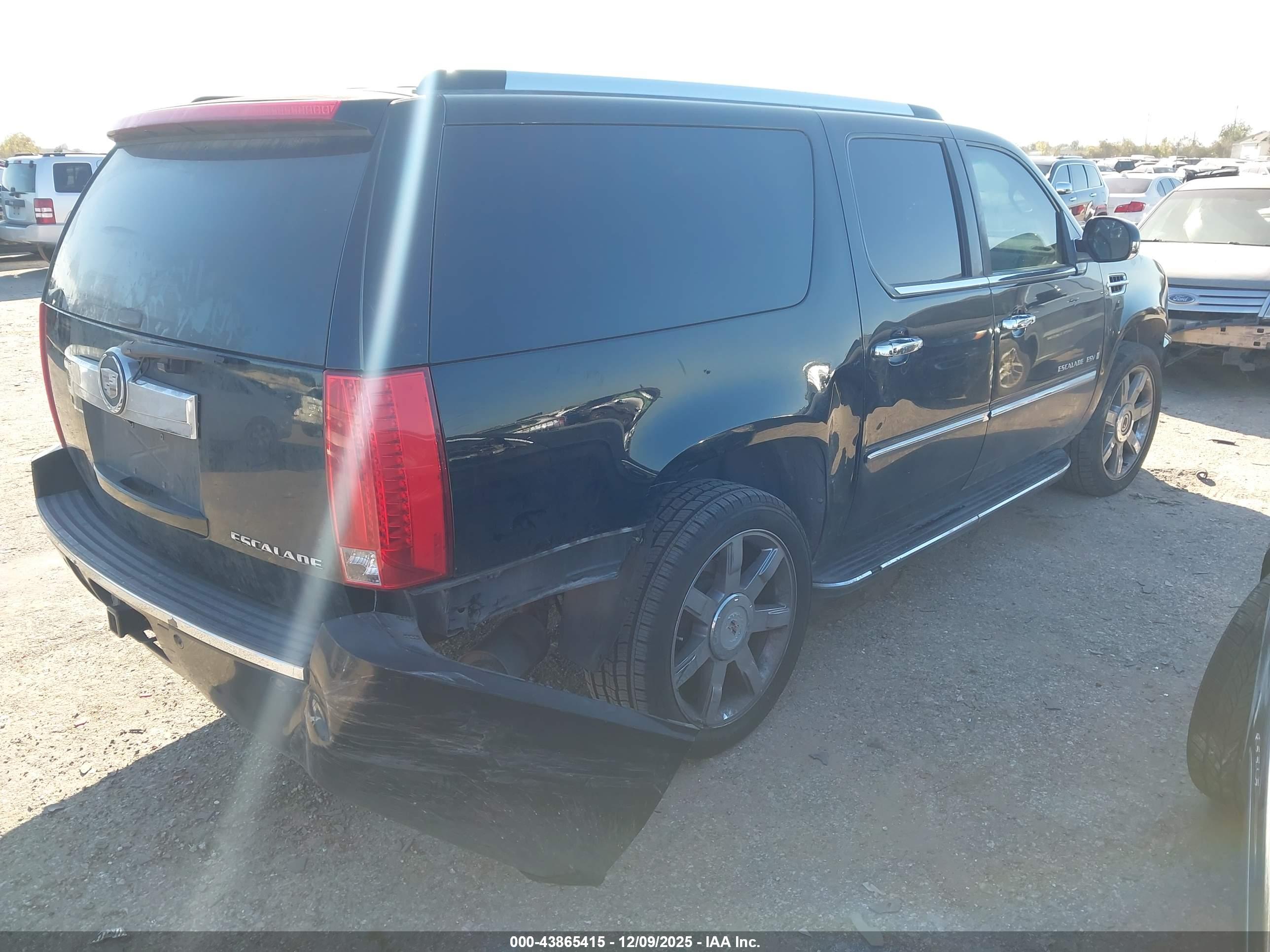 CADILLAC ESCALADE image 4