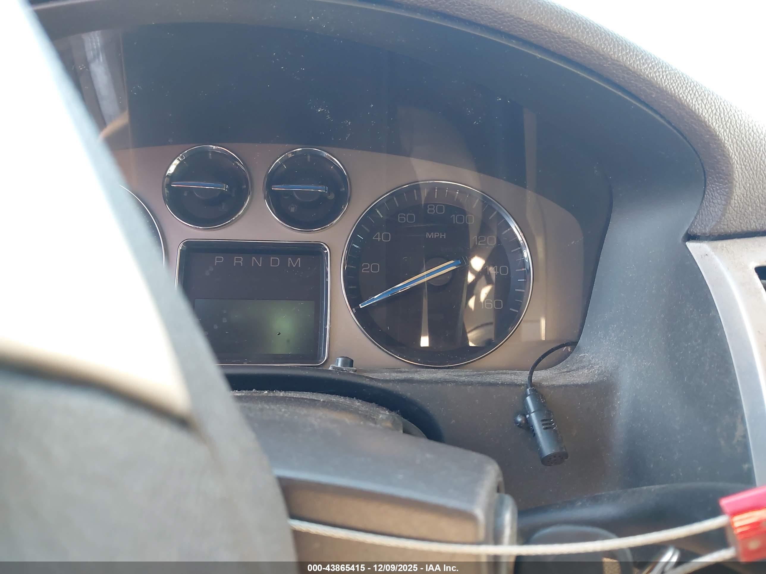 CADILLAC ESCALADE image 7