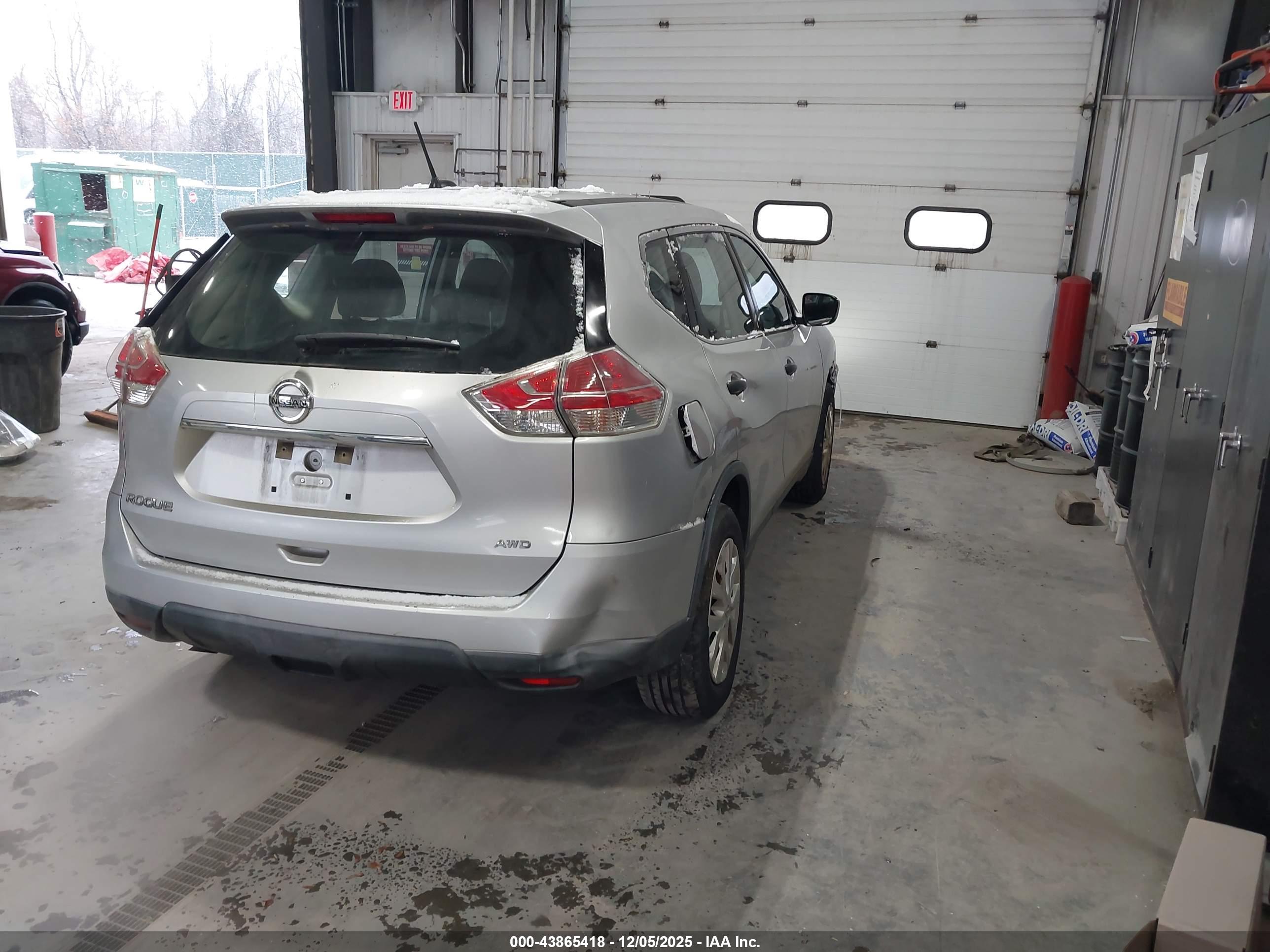 NISSAN ROGUE image 4