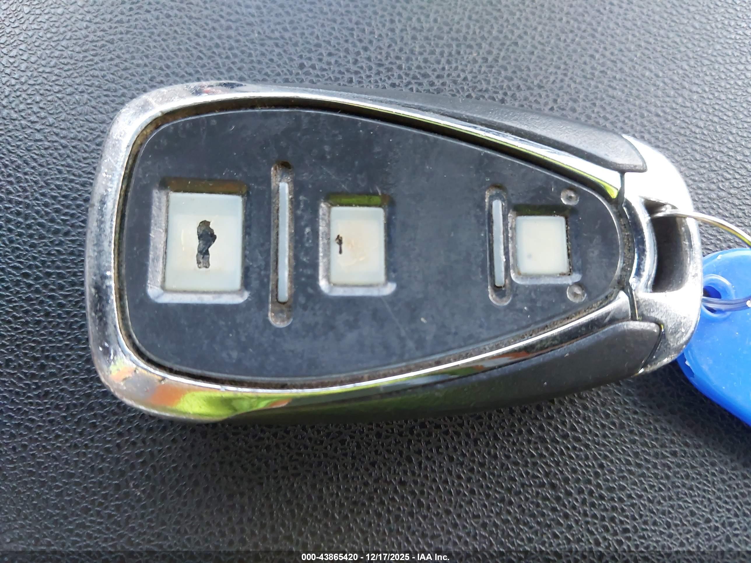 CHEVROLET EQUINOX image 11