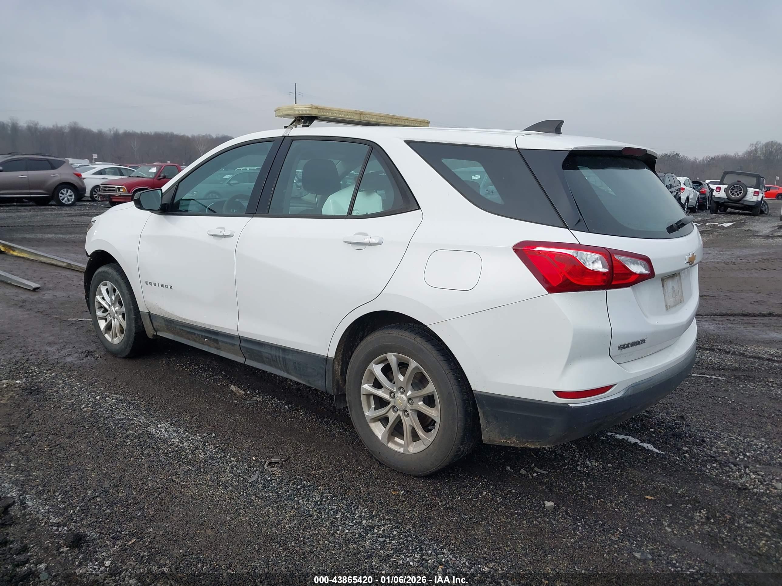 CHEVROLET EQUINOX image 3