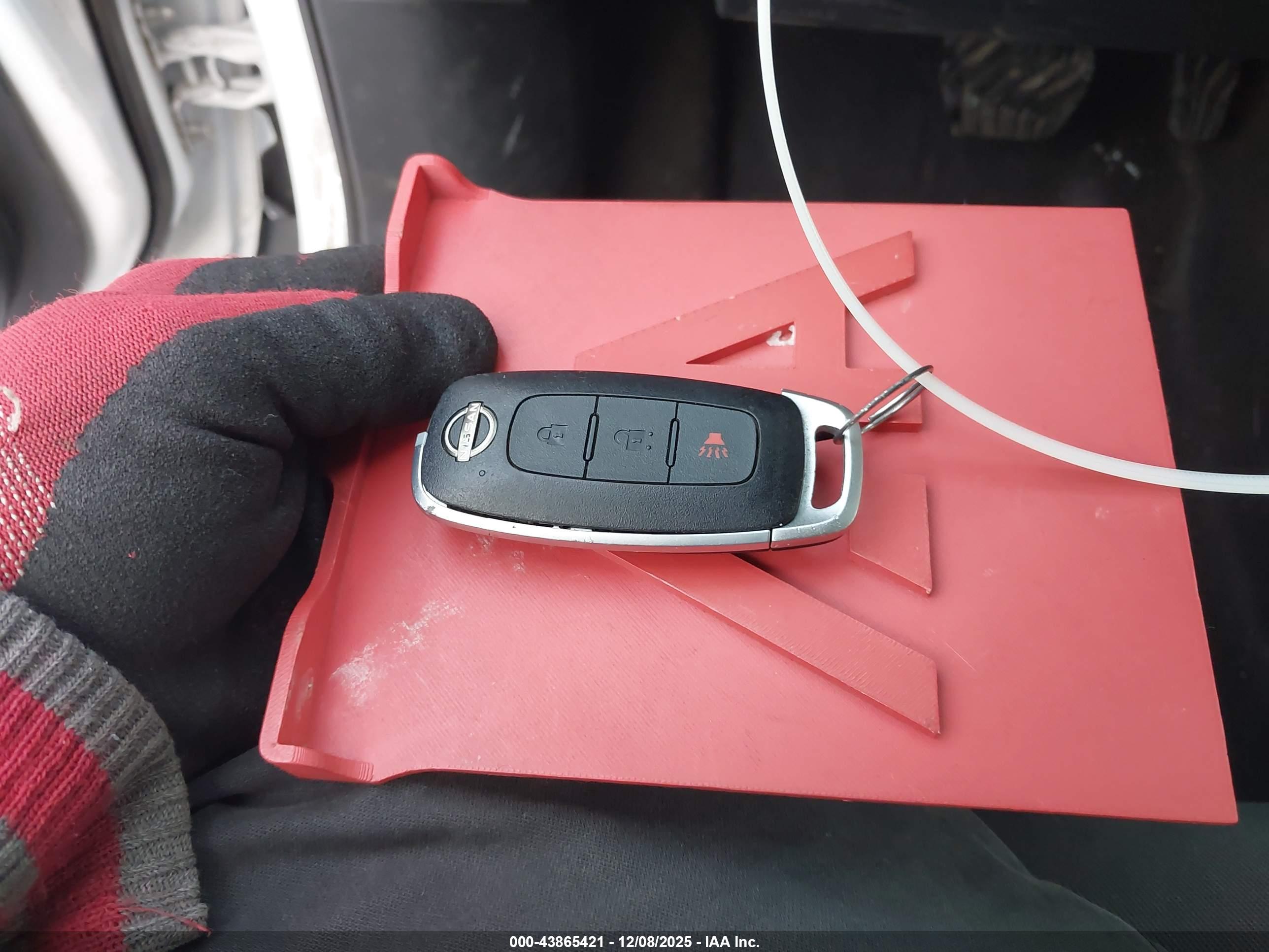 NISSAN KICKS image 11