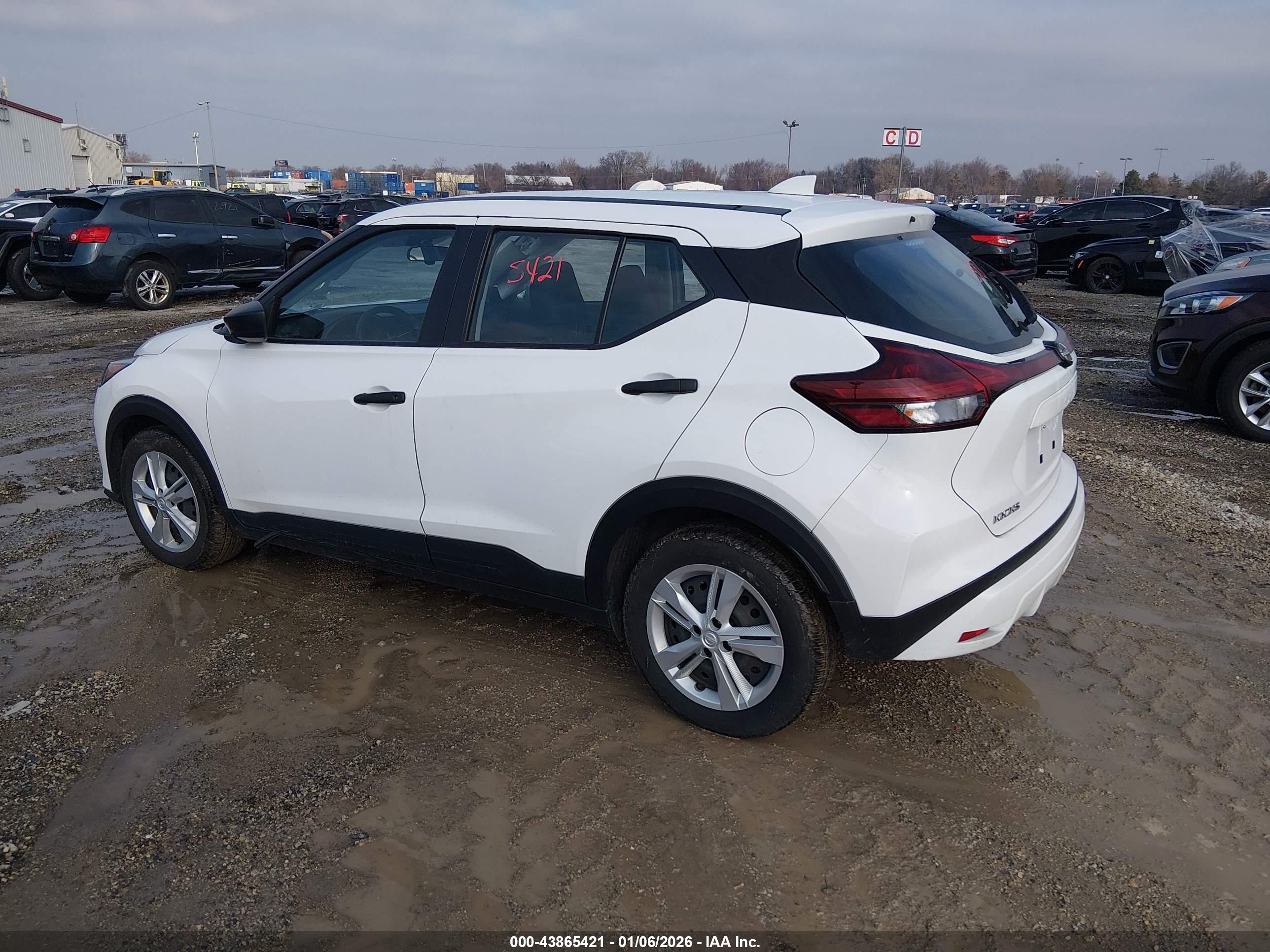 NISSAN KICKS image 3