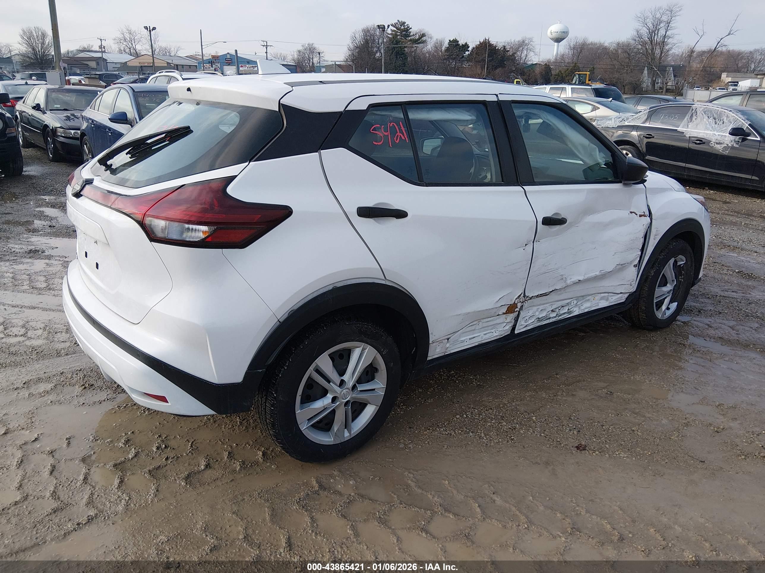 NISSAN KICKS image 4