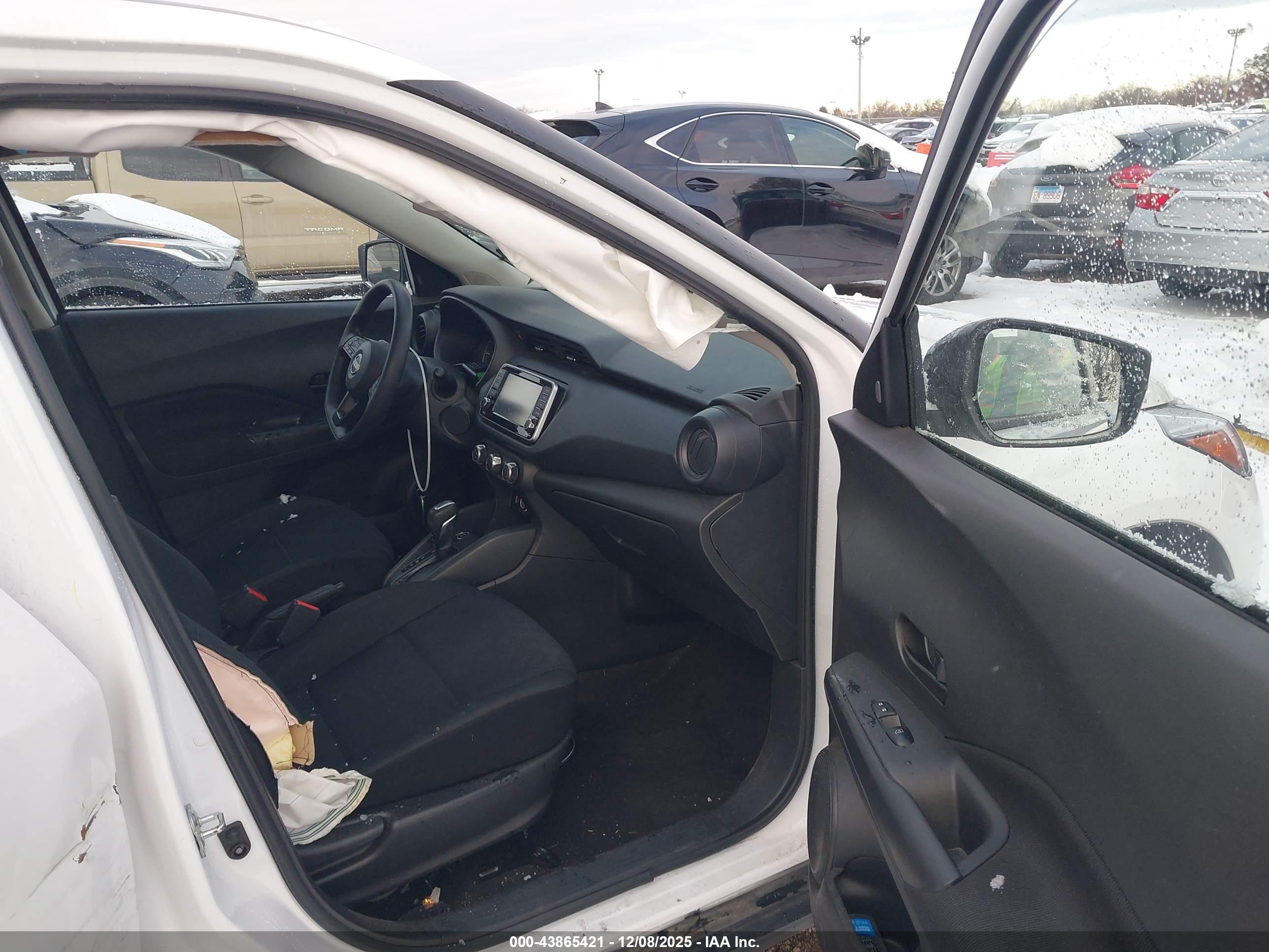 NISSAN KICKS image 5