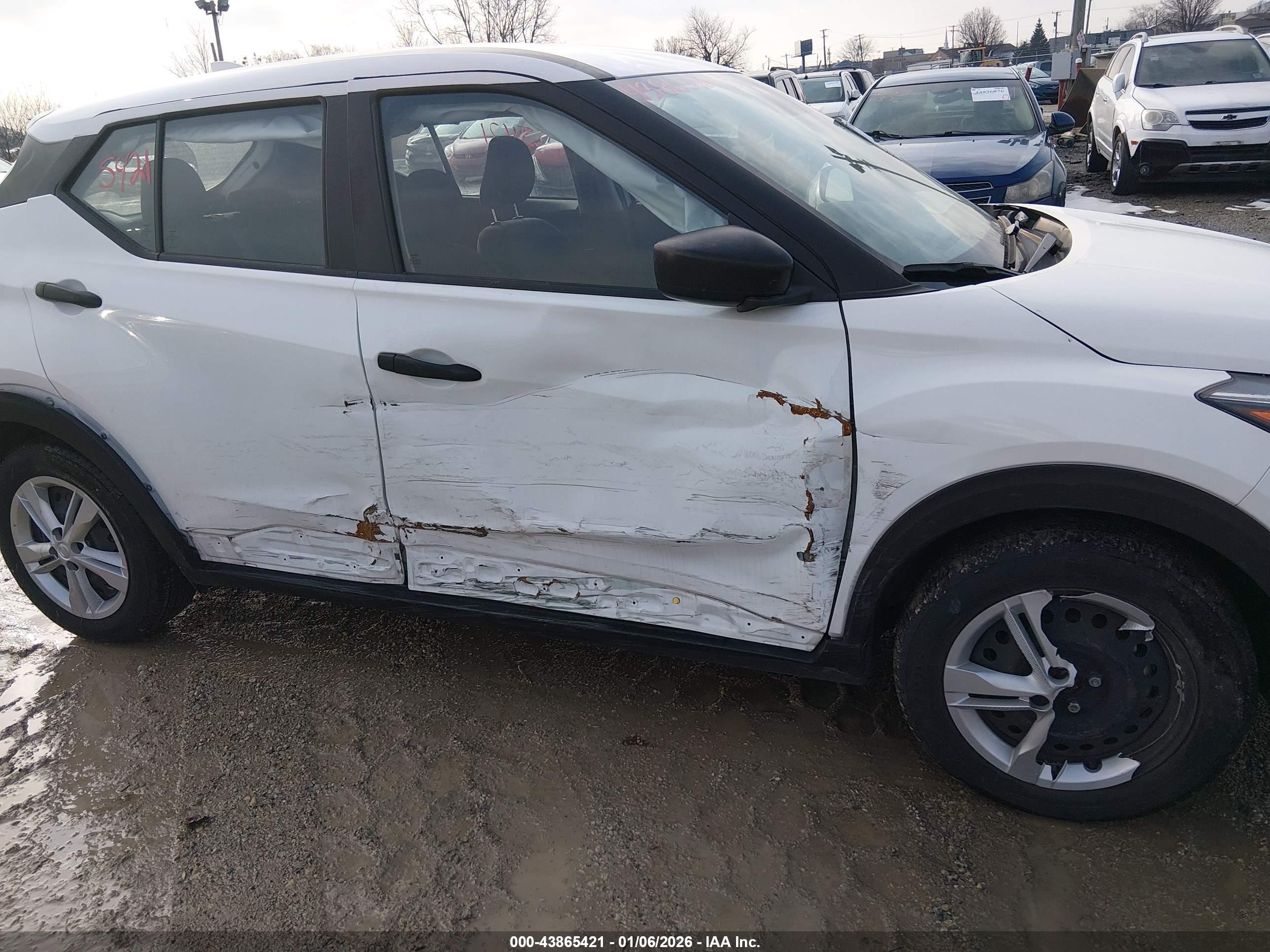 NISSAN KICKS image 6