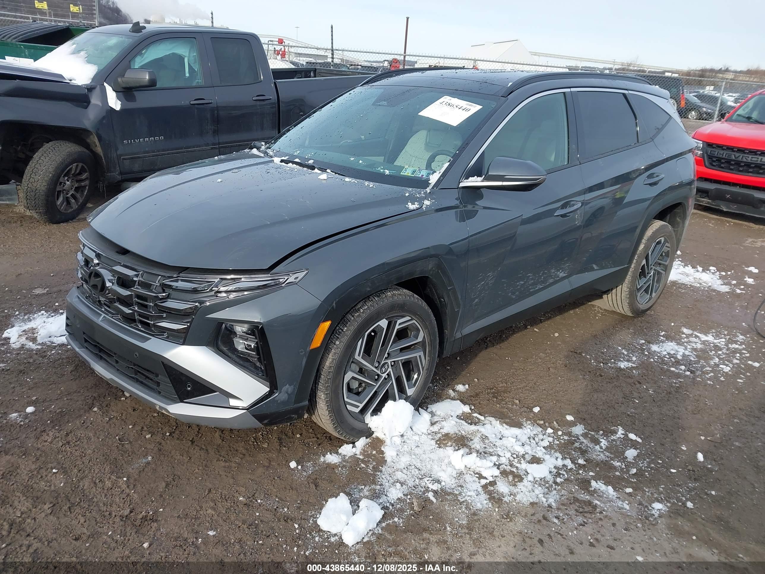 HYUNDAI TUCSON image 2