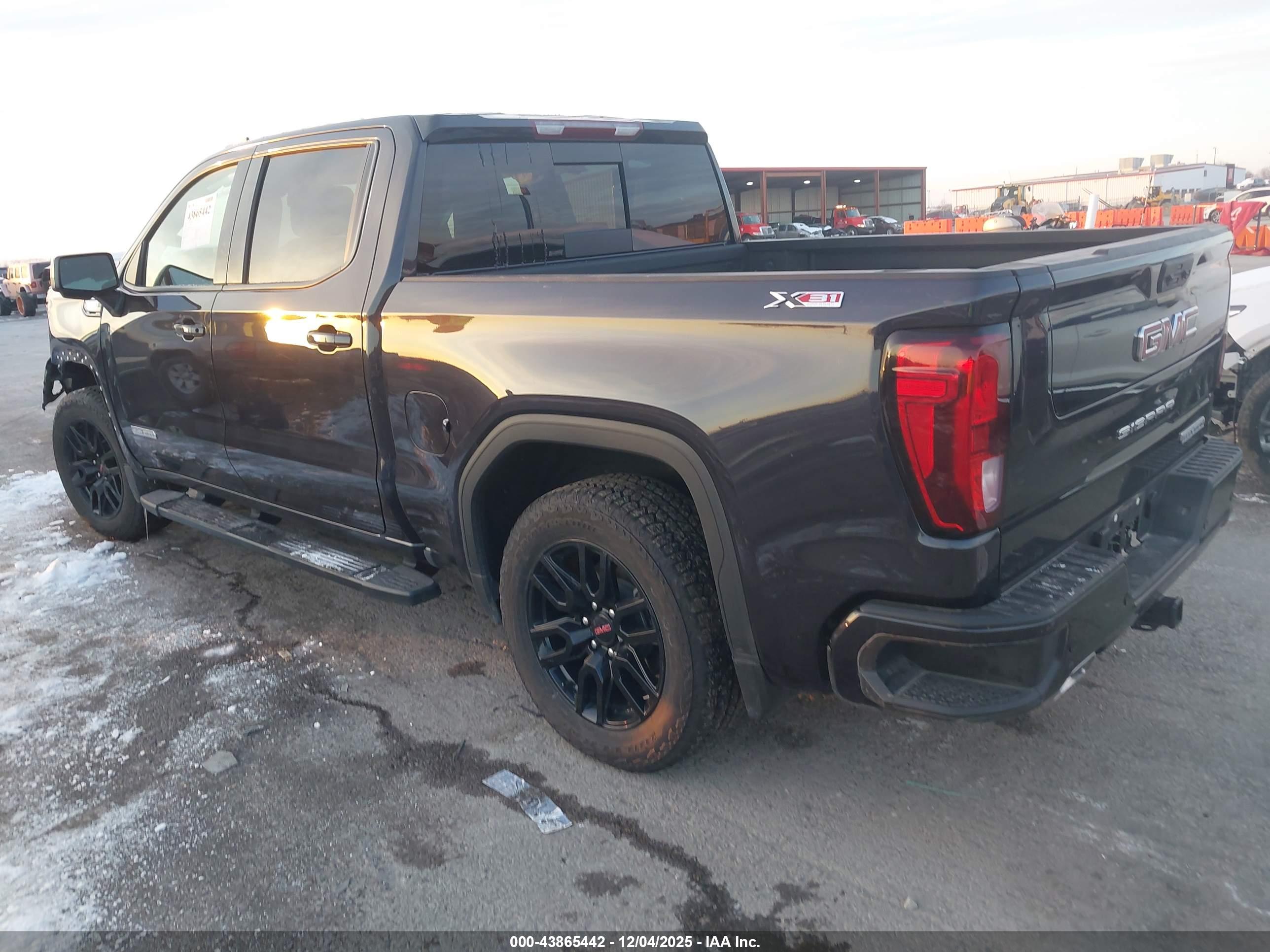 GMC SIERRA image 3