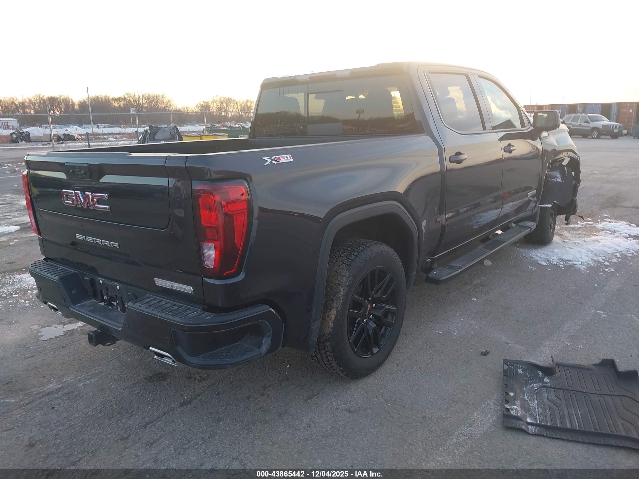 GMC SIERRA image 4