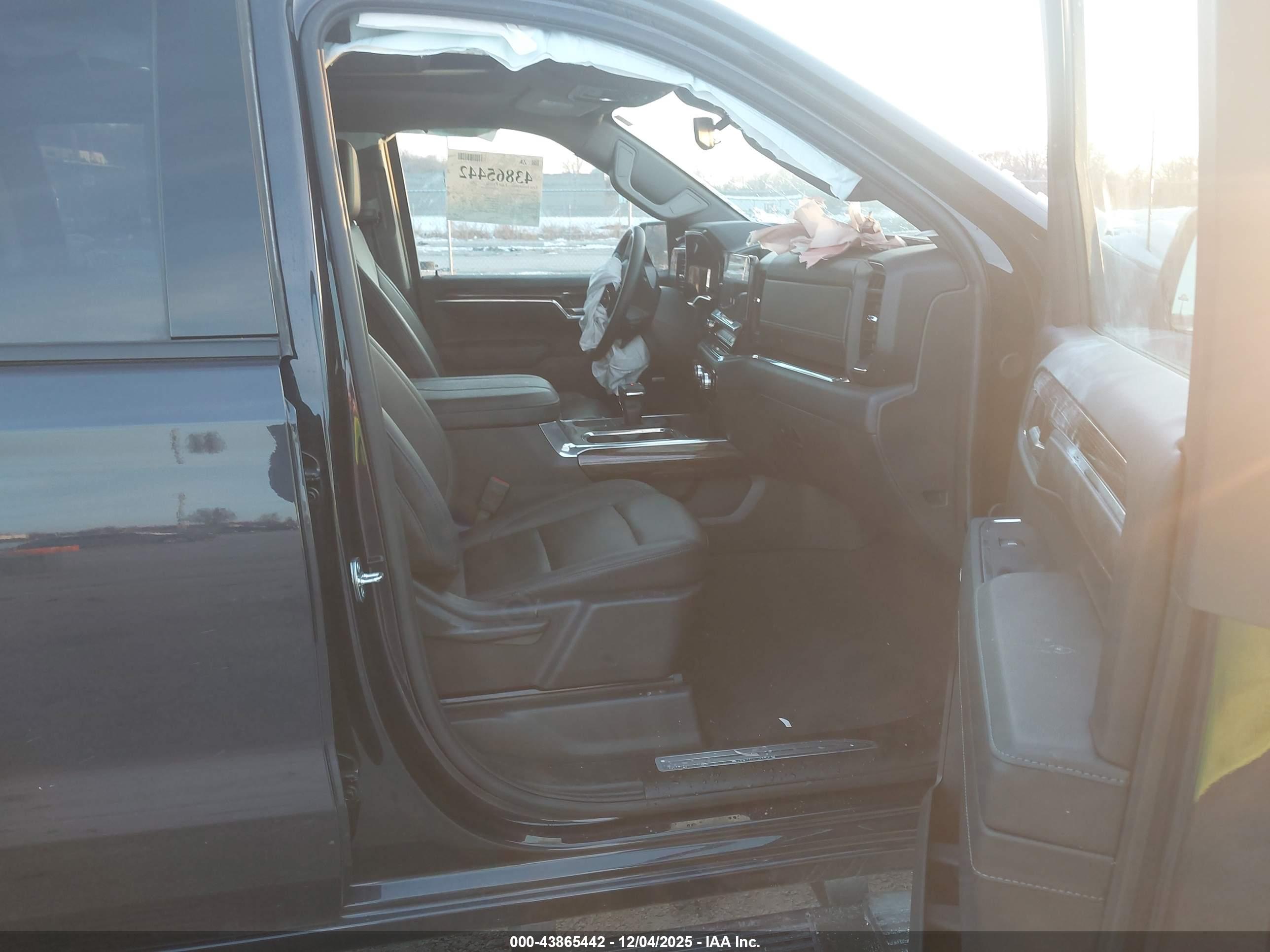 GMC SIERRA image 5