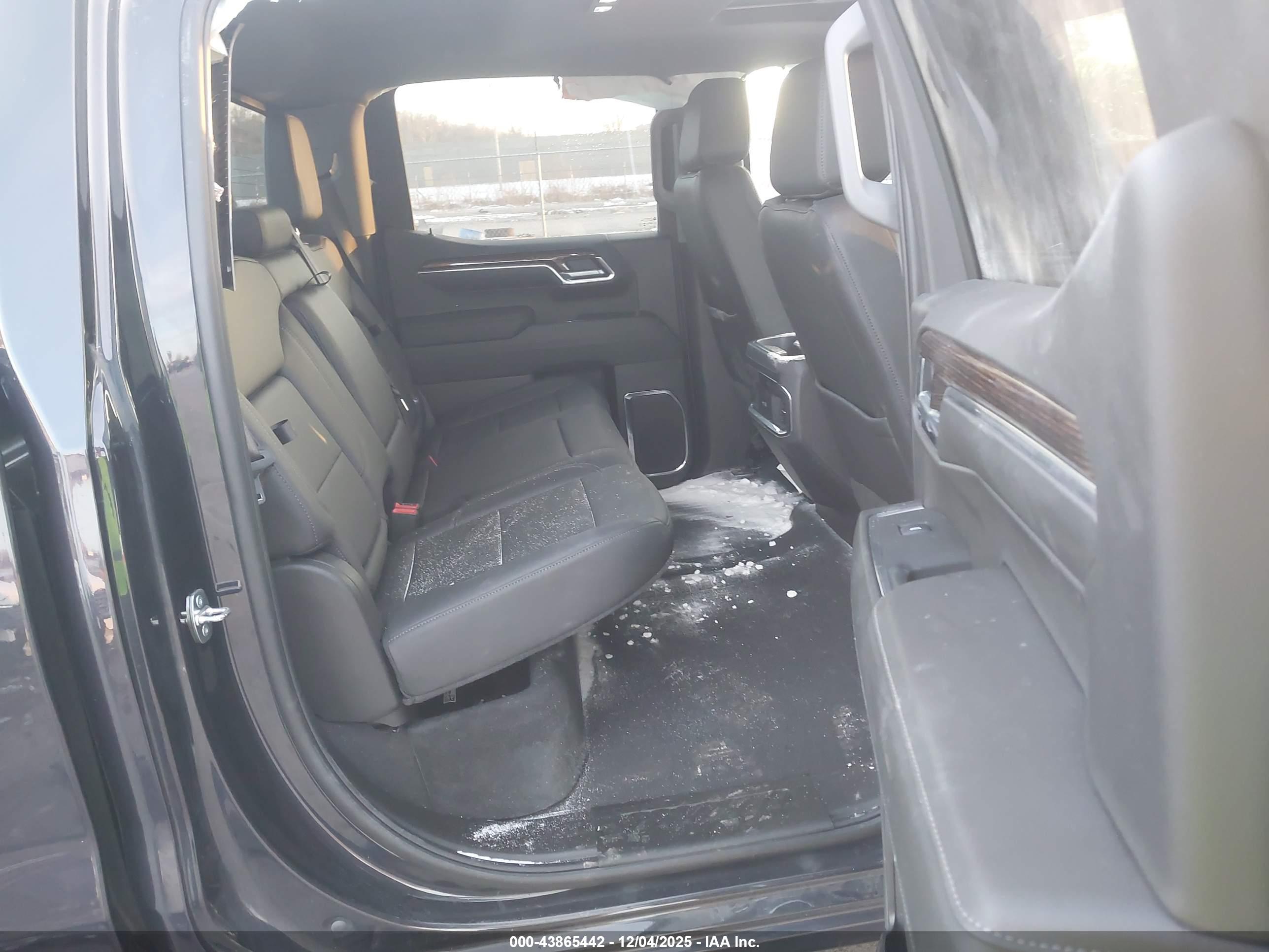 GMC SIERRA image 8