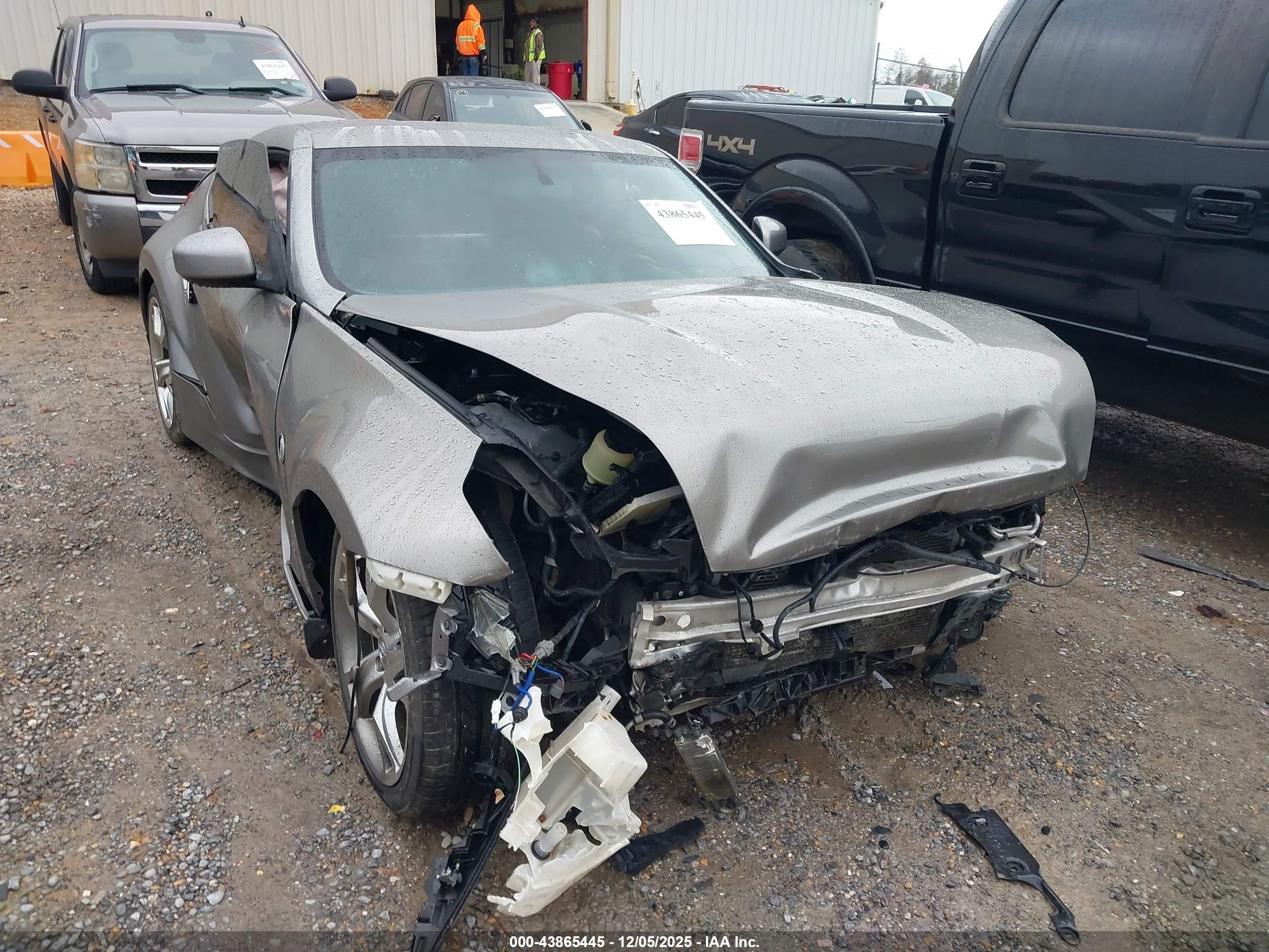 NISSAN 370Z image 6