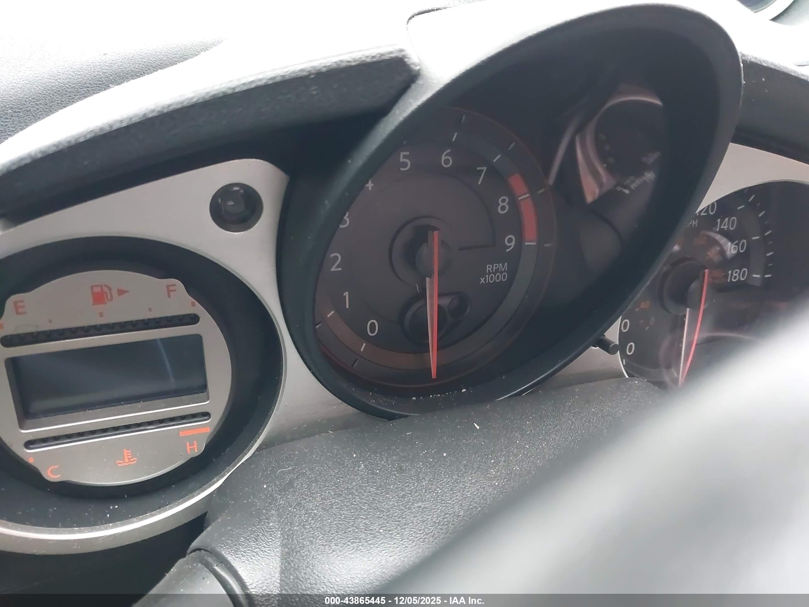 NISSAN 370Z image 7