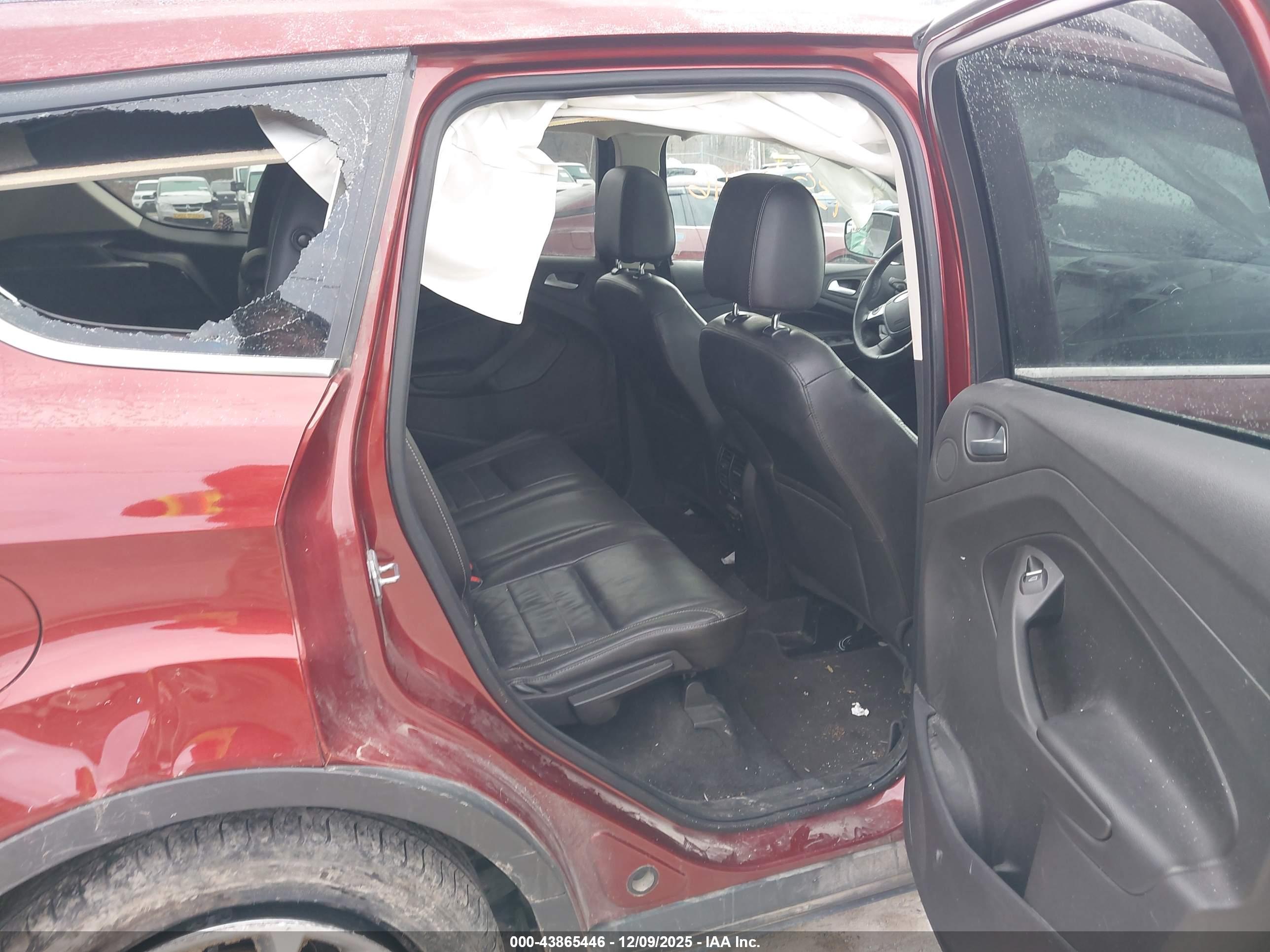 FORD ESCAPE image 8