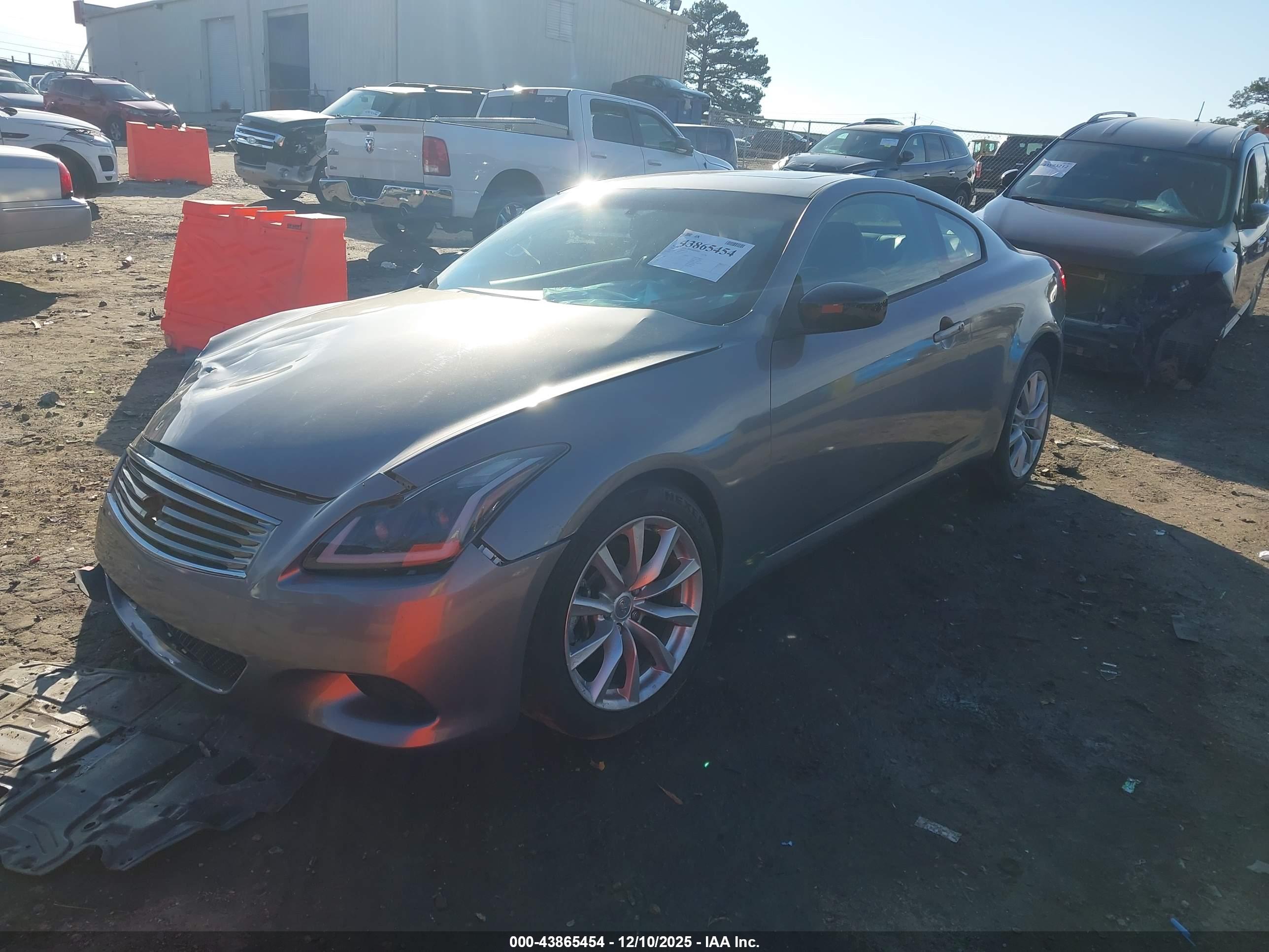 INFINITI G37X image 2