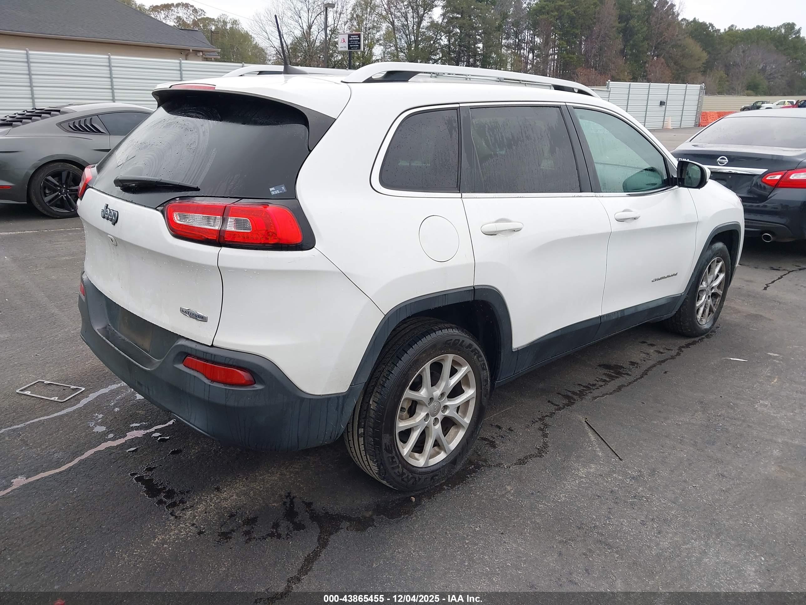 JEEP CHEROKEE image 4