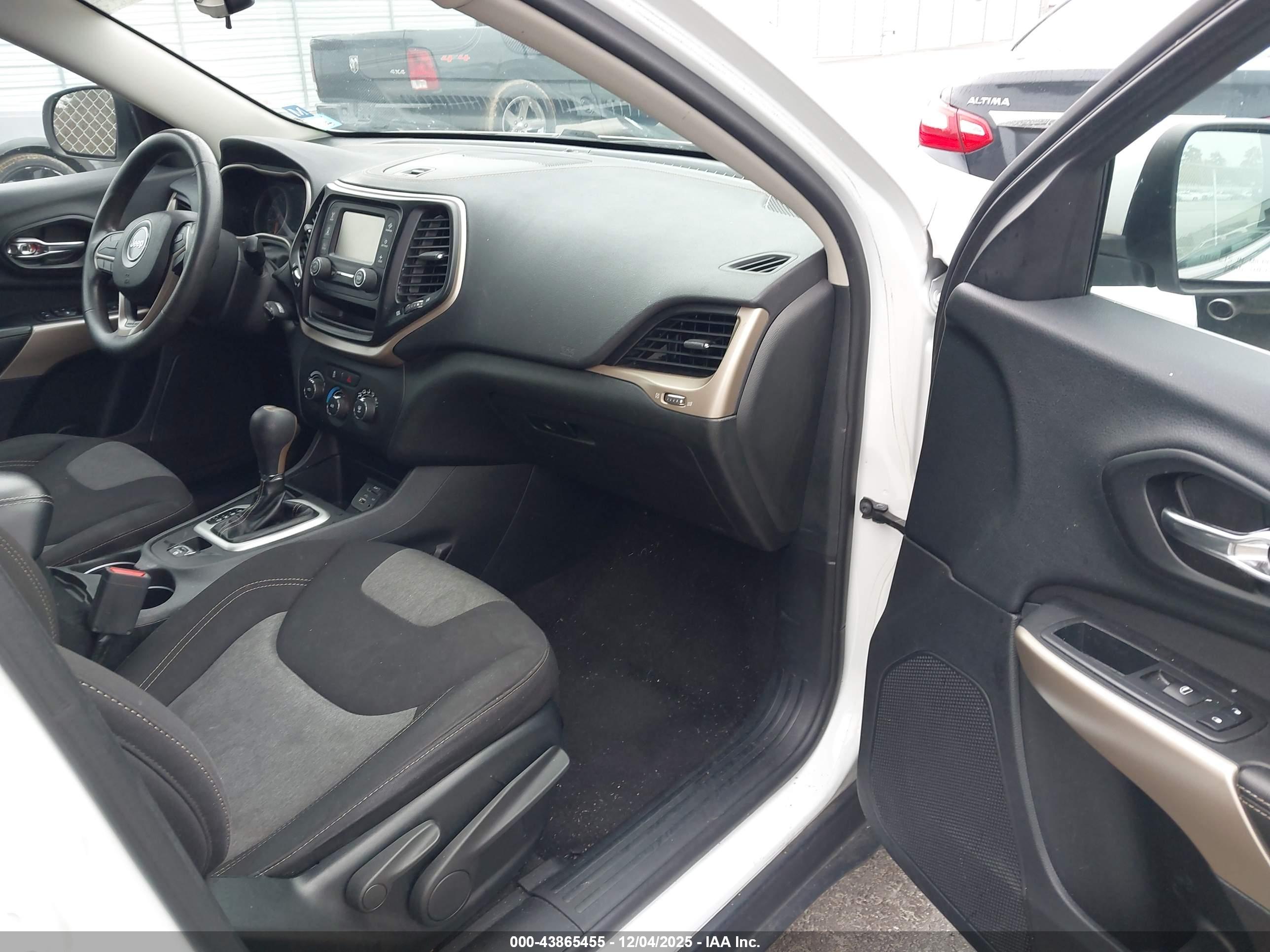 JEEP CHEROKEE image 5