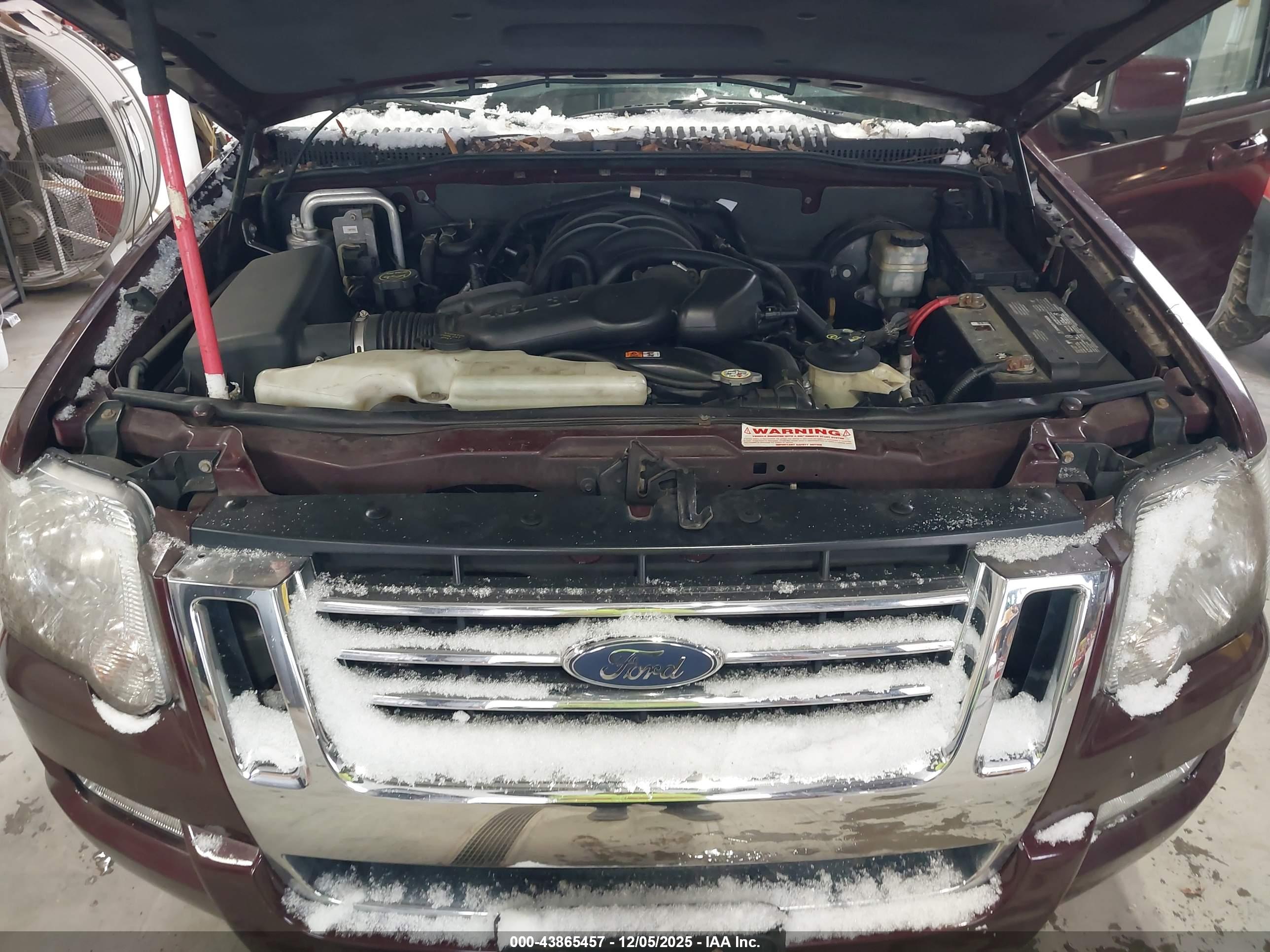 FORD EXPLORER image 10