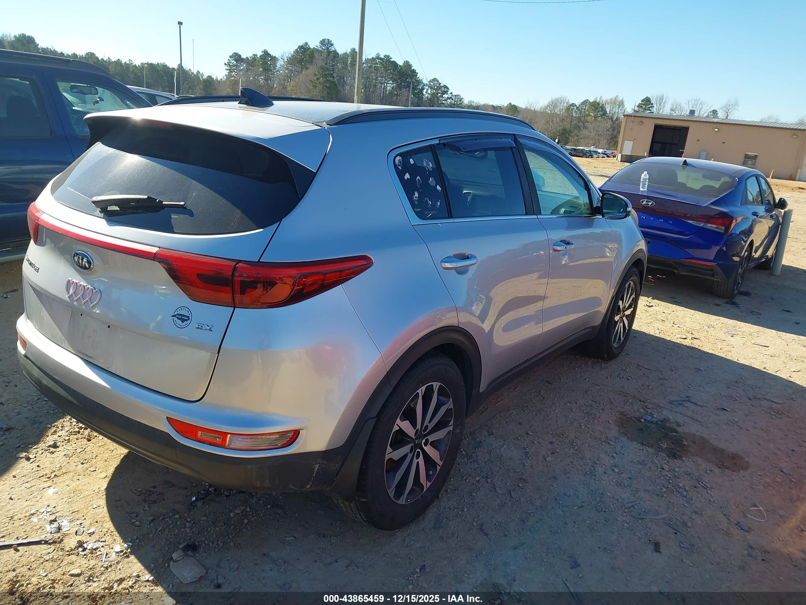 KIA SPORTAGE image 4