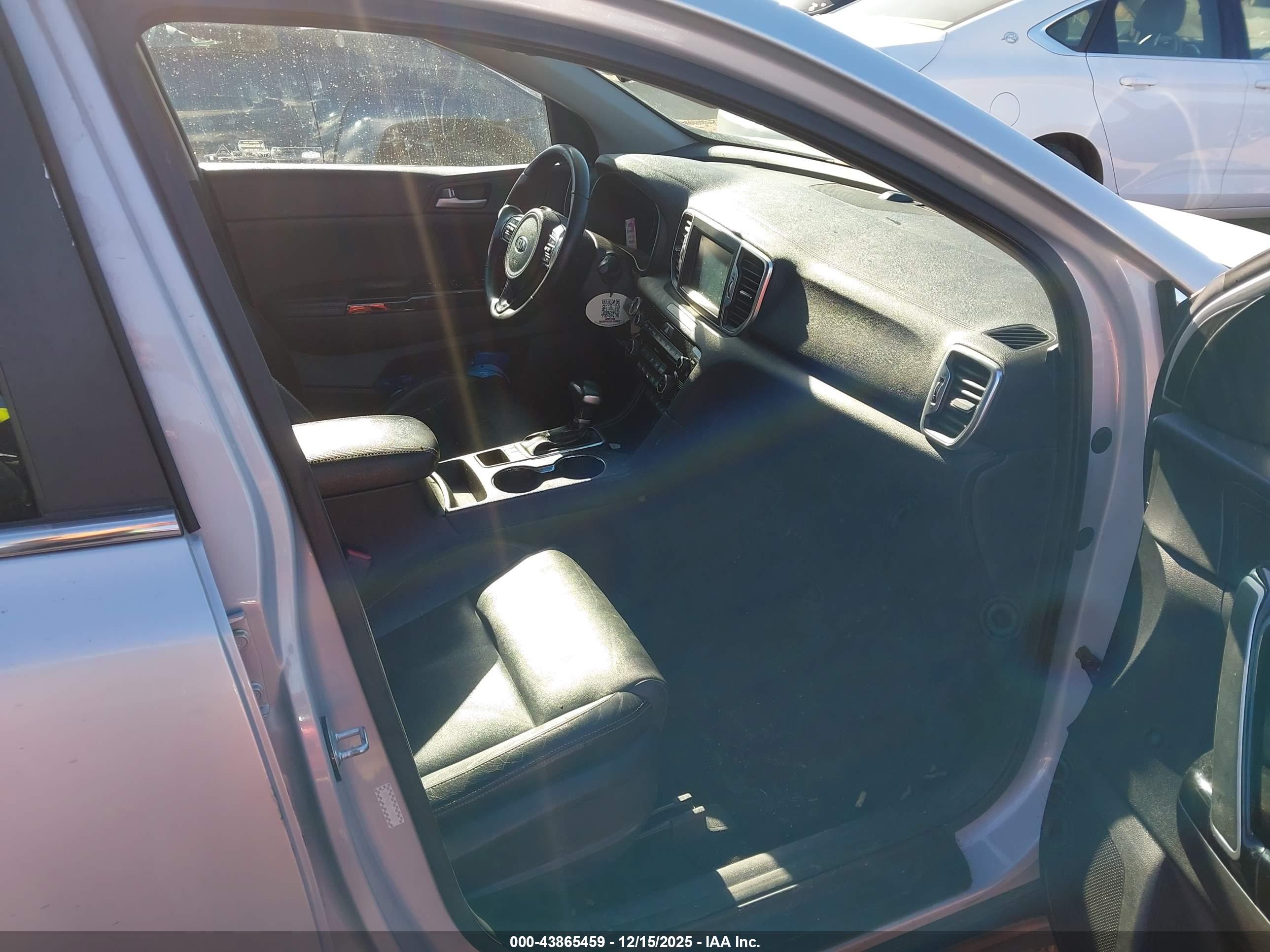 KIA SPORTAGE image 5