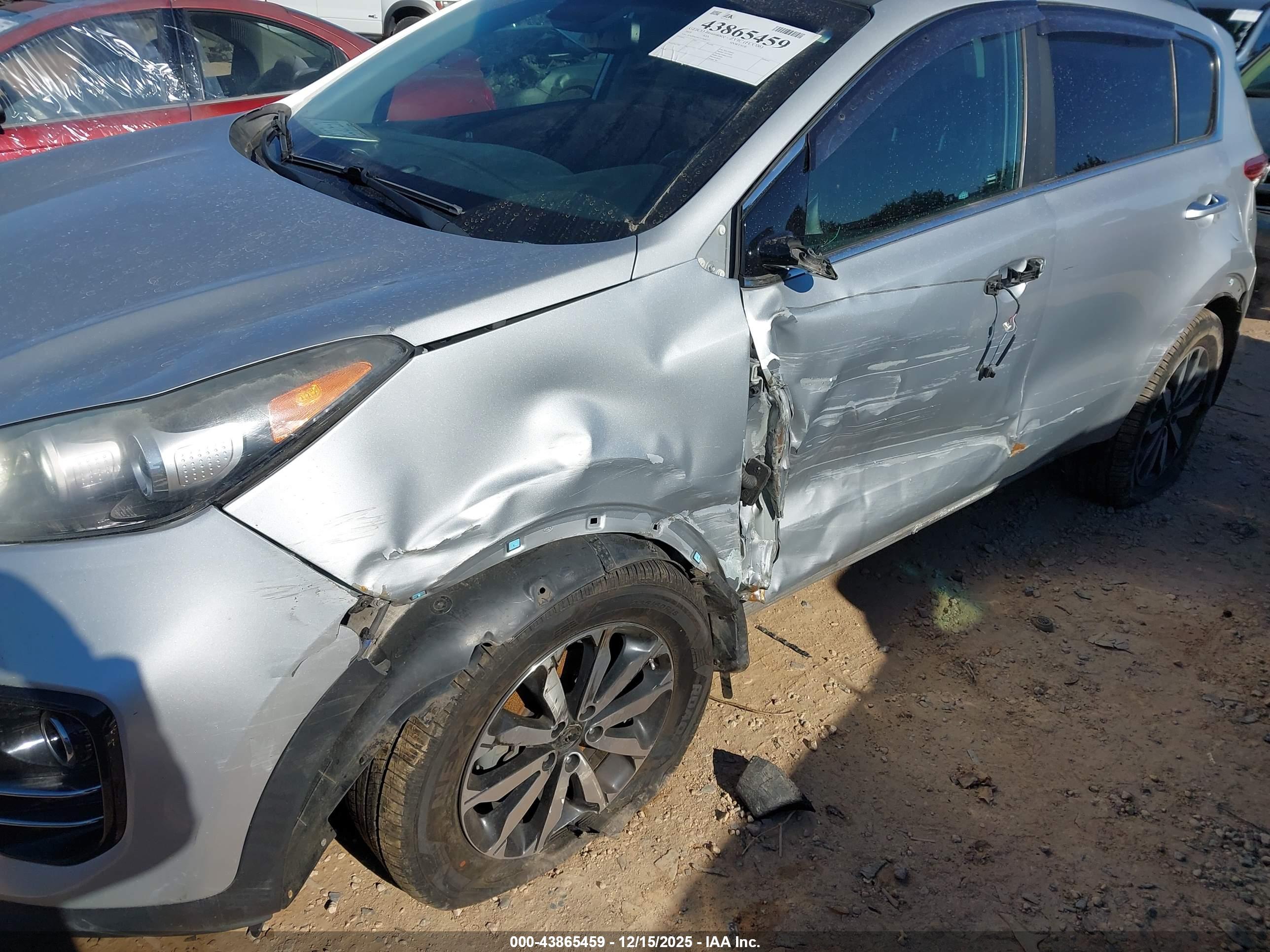 KIA SPORTAGE image 6
