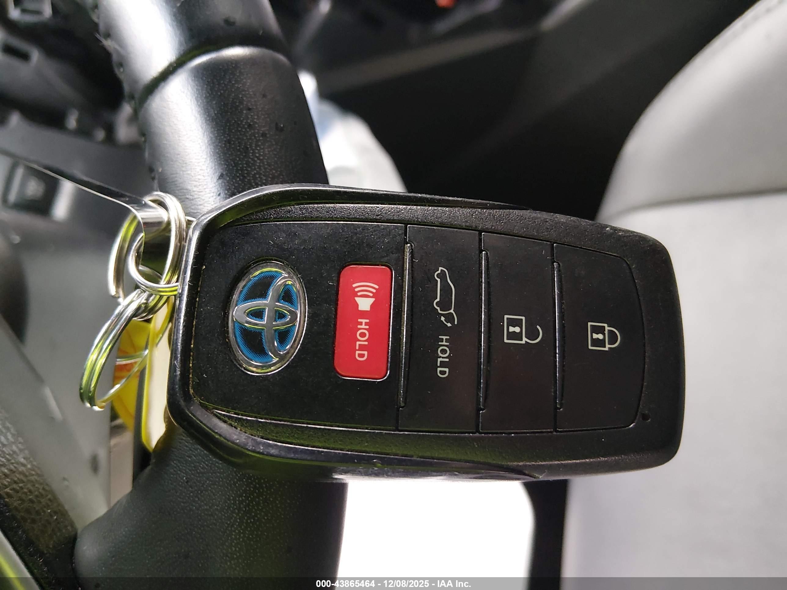 TOYOTA VENZA image 11