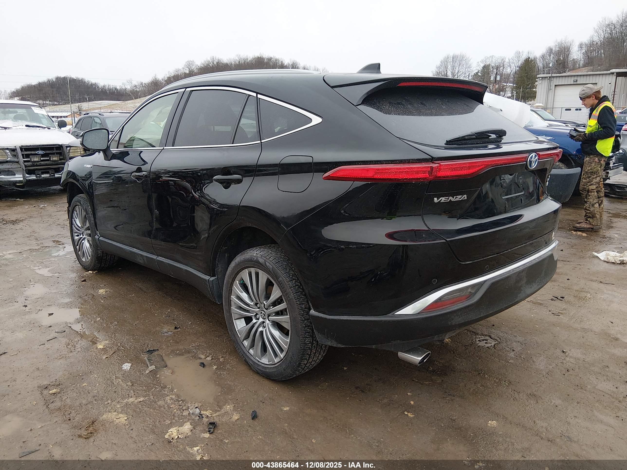 TOYOTA VENZA image 3
