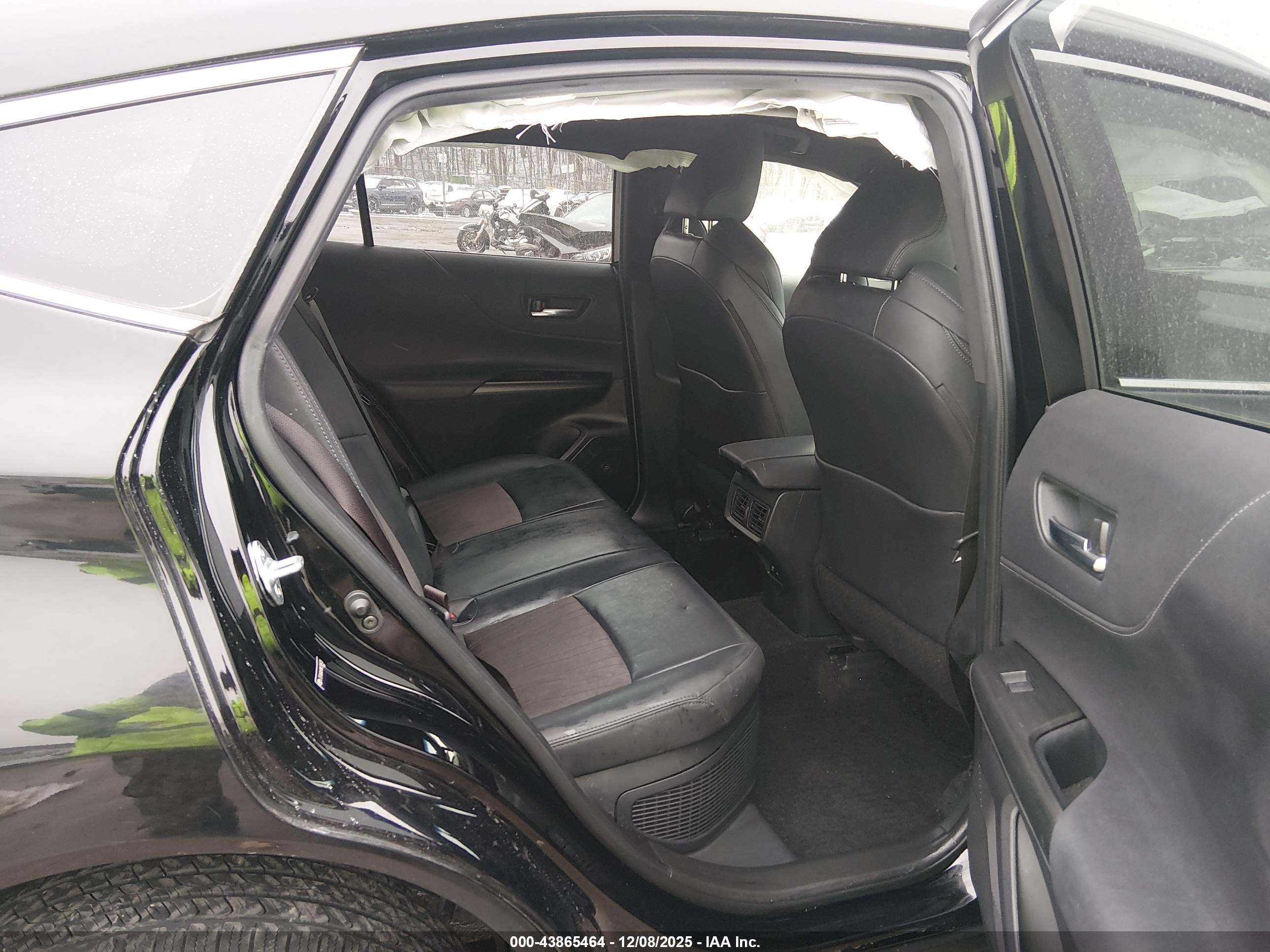 TOYOTA VENZA image 8