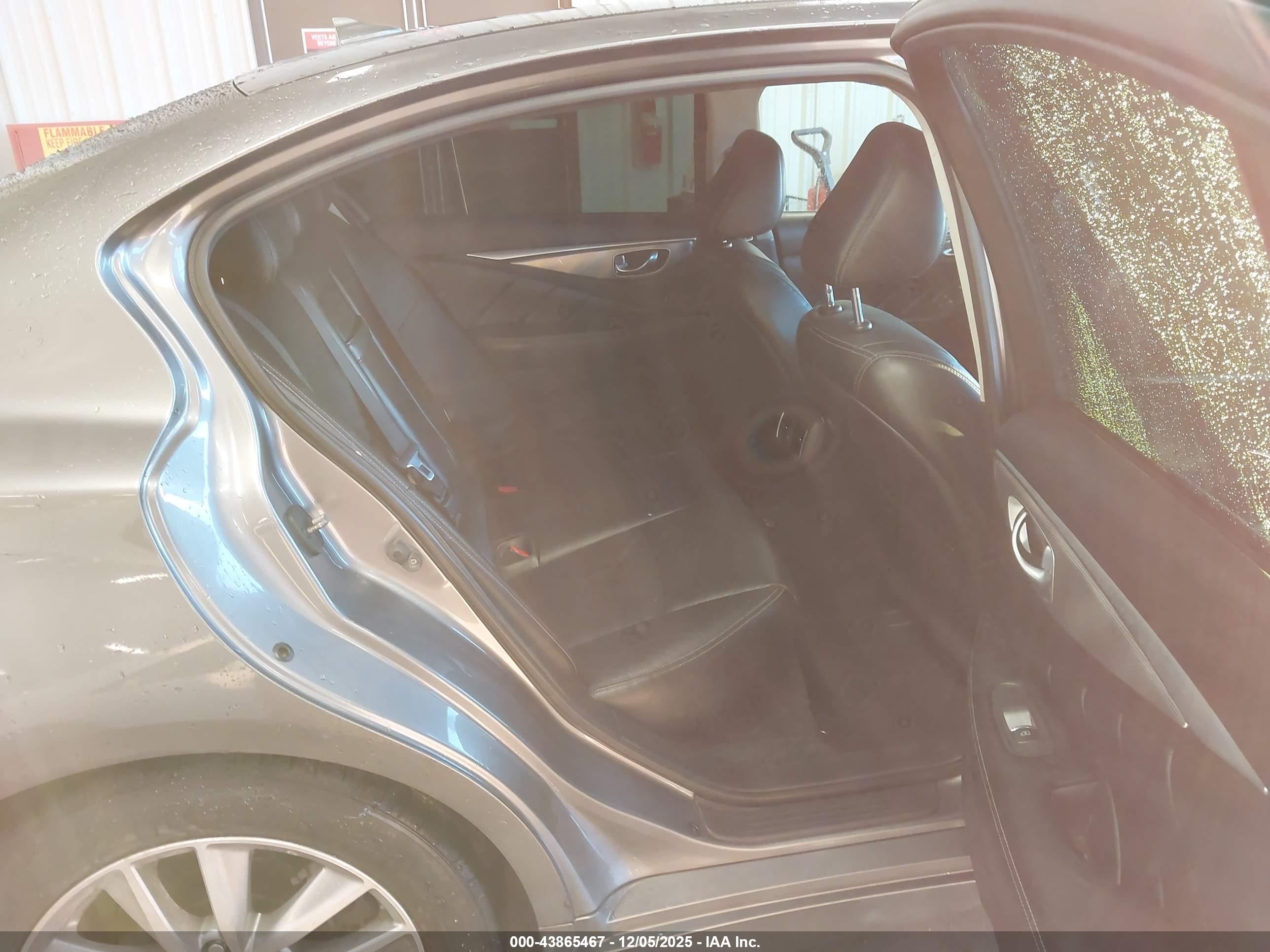INFINITI Q50 image 8