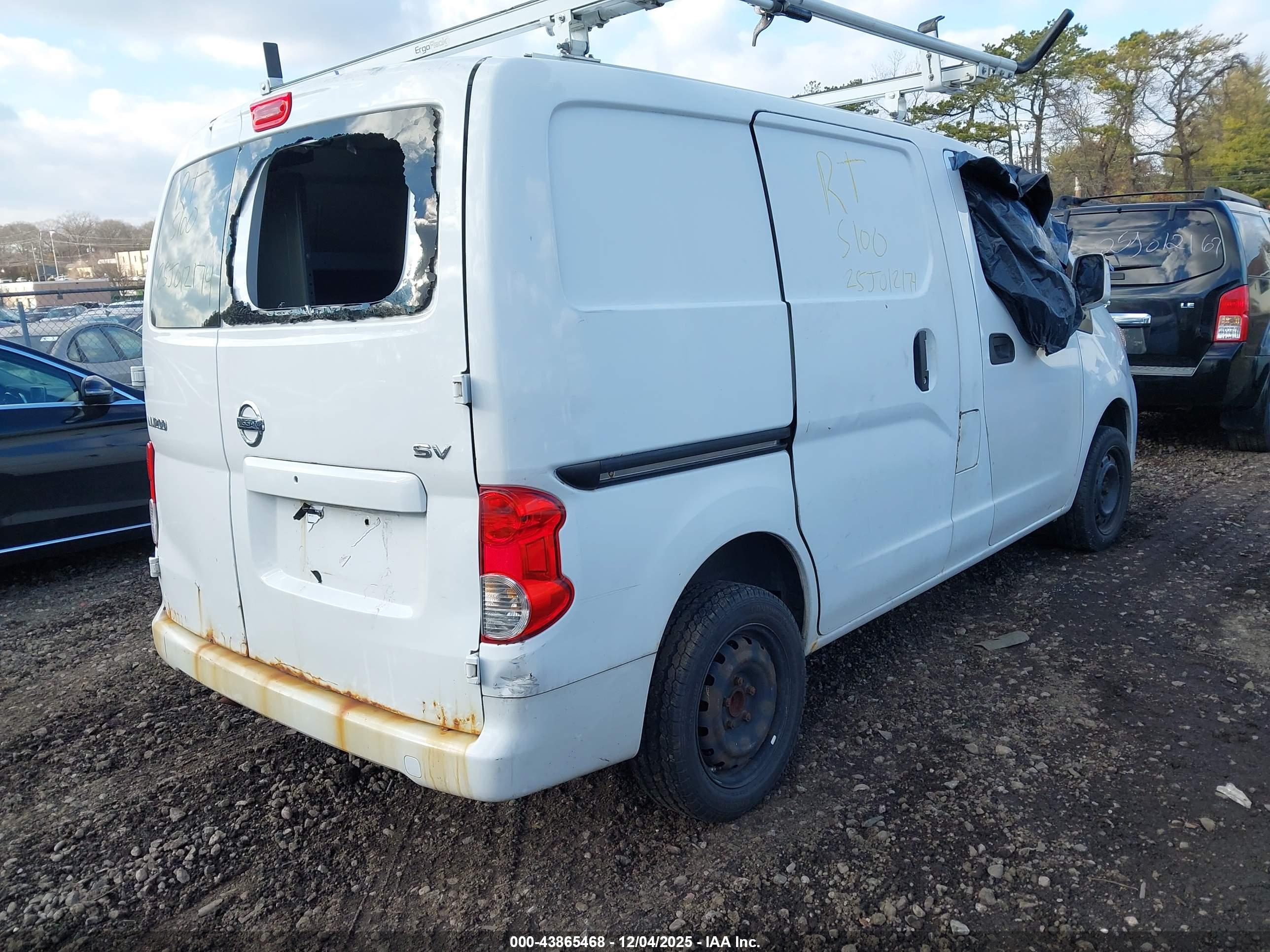NISSAN NV200 image 4