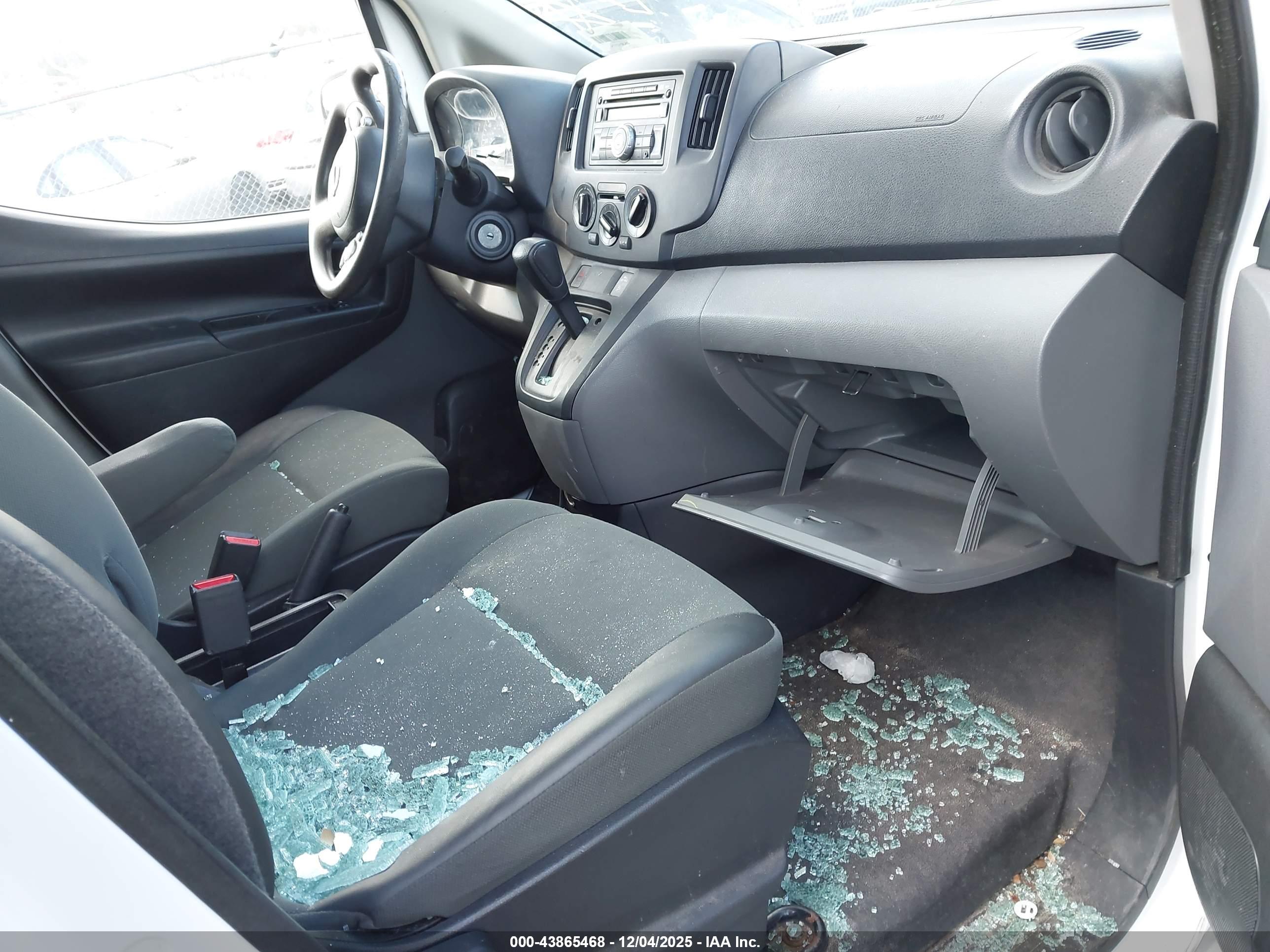 NISSAN NV200 image 5