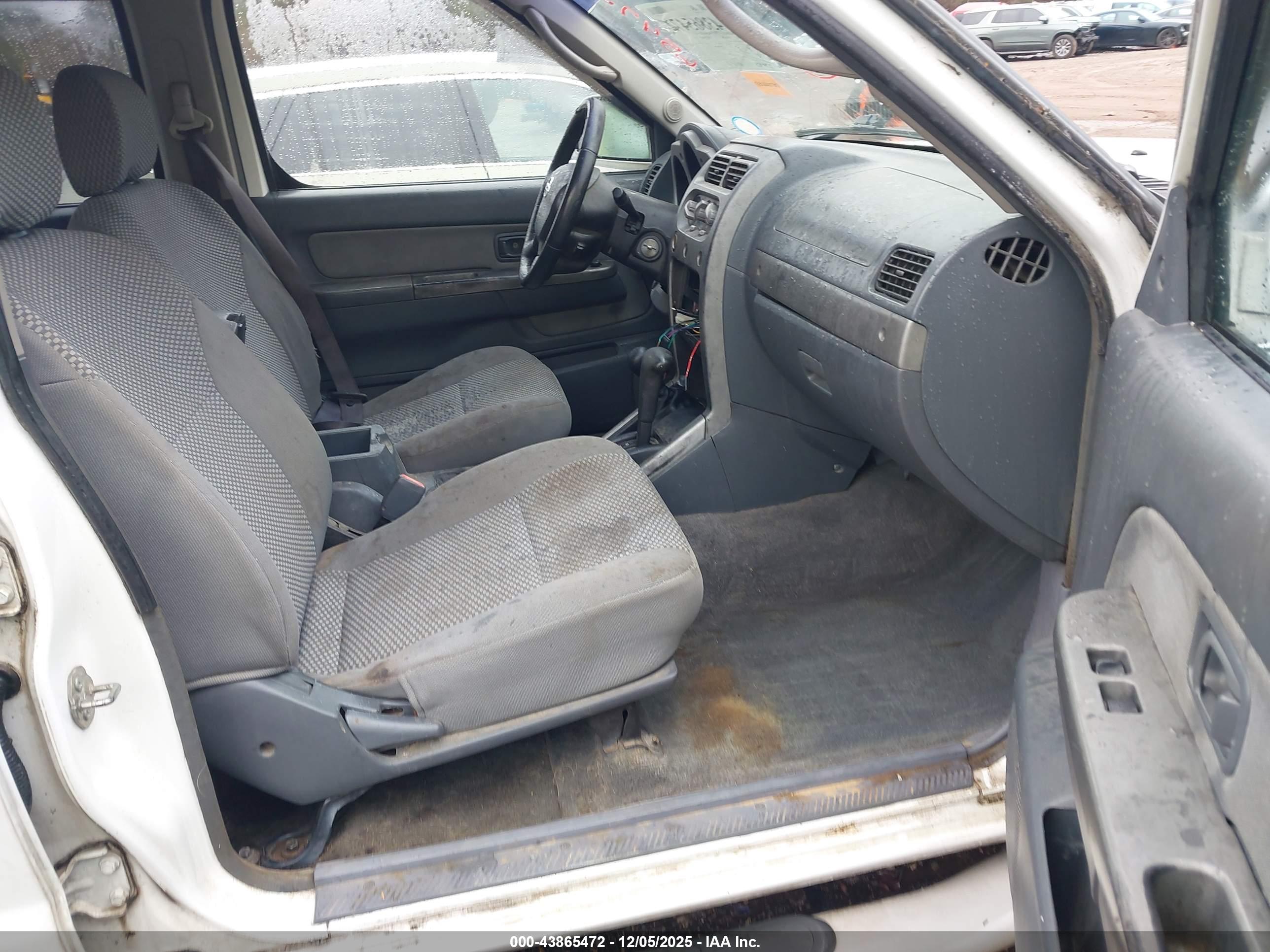 NISSAN FRONTIER image 5