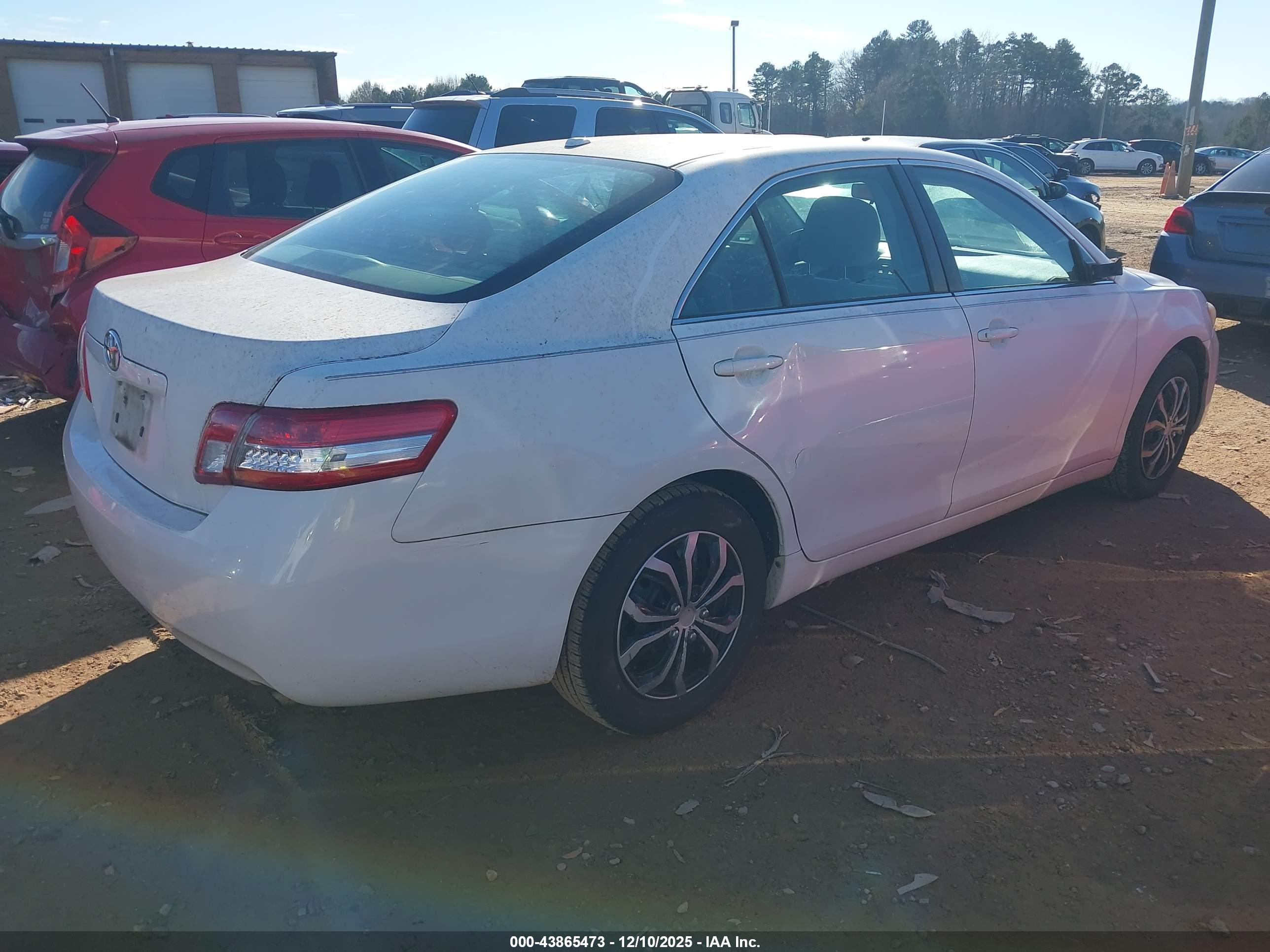 TOYOTA CAMRY image 4