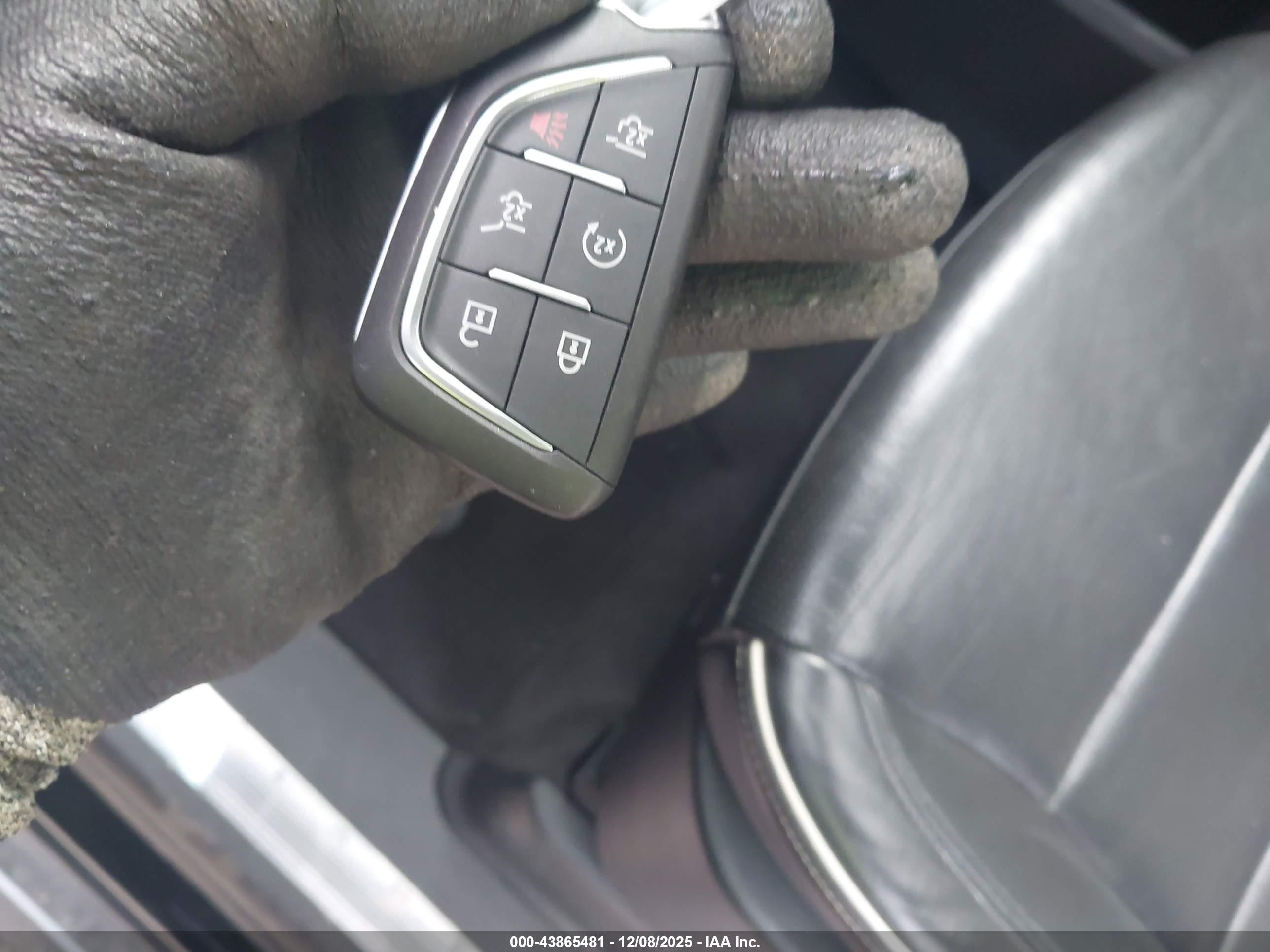 CADILLAC ESCALADE image 11