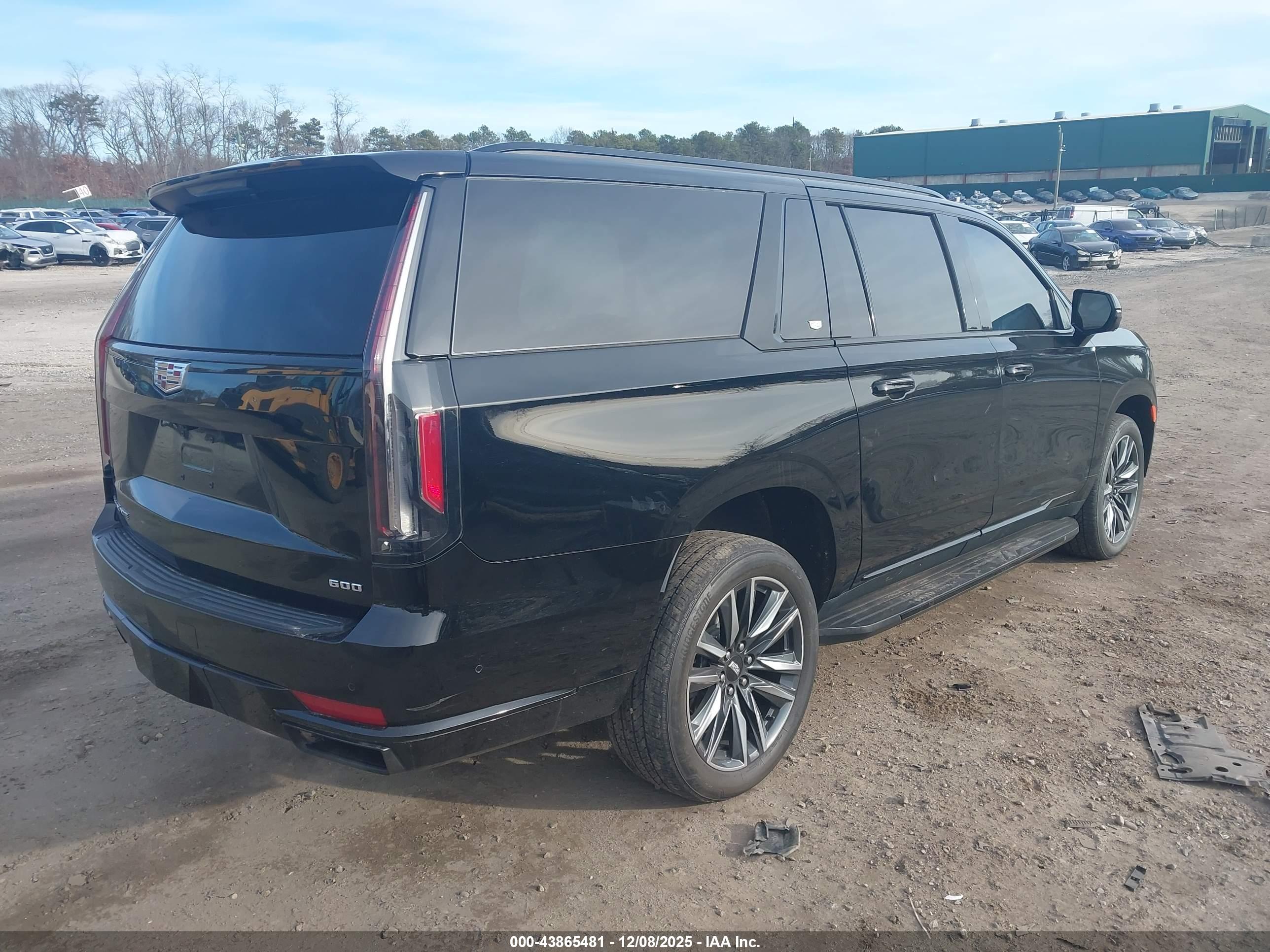 CADILLAC ESCALADE image 4