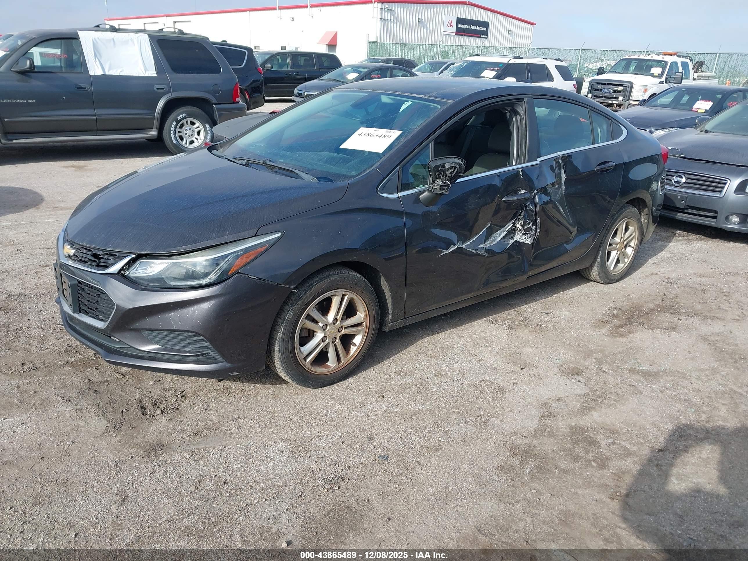 CHEVROLET CRUZE image 2