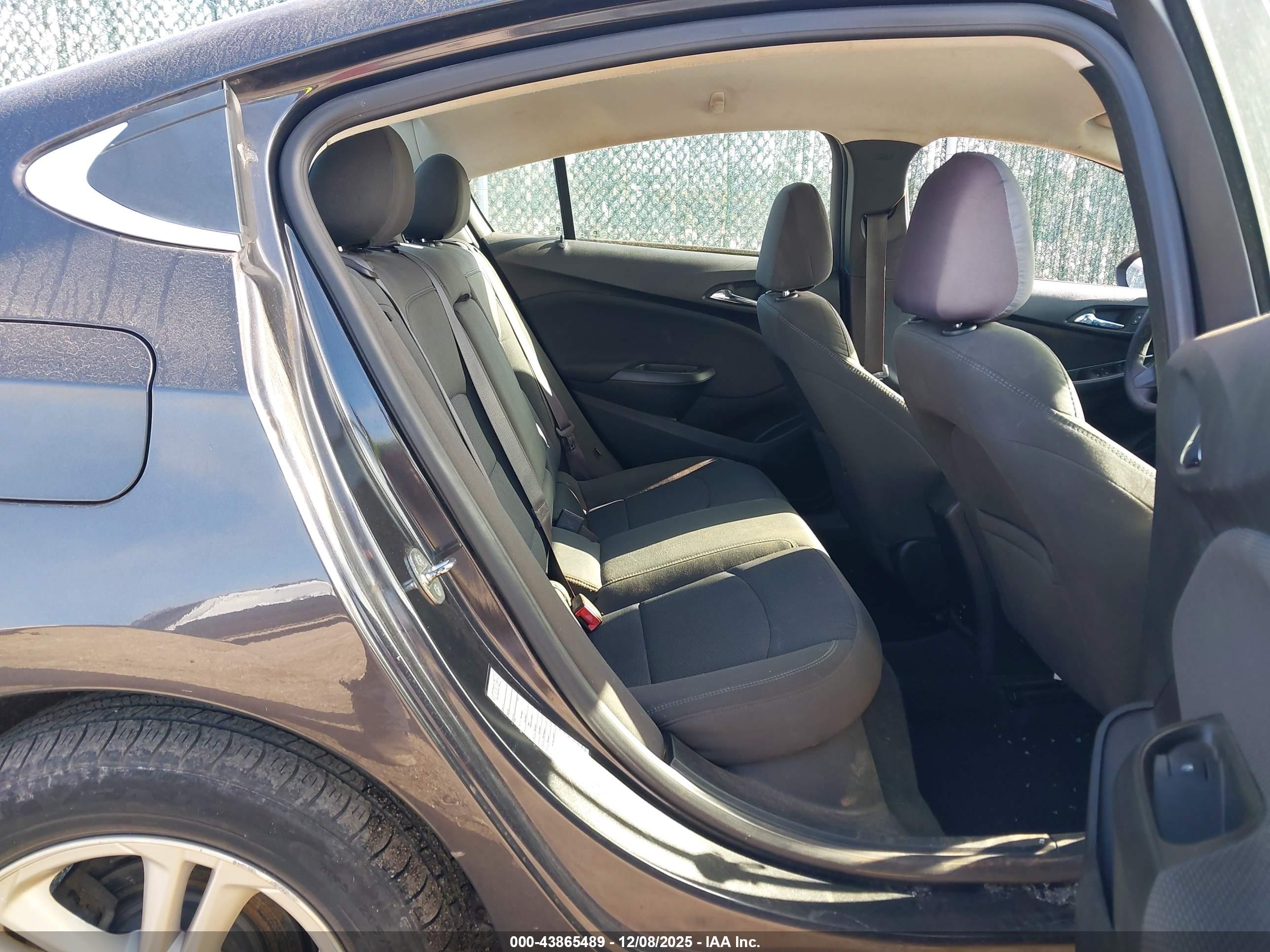 CHEVROLET CRUZE image 8