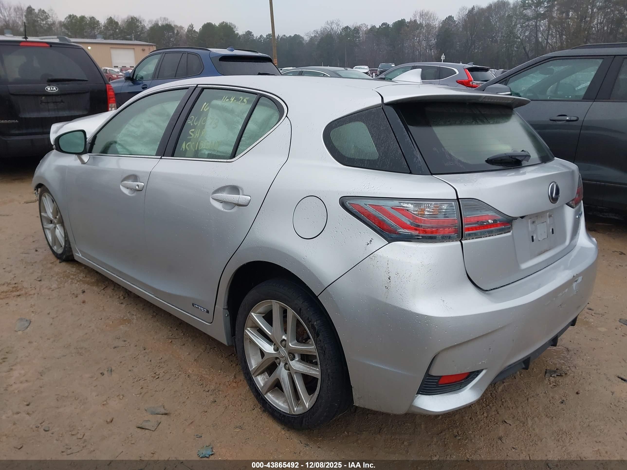LEXUS CT image 3