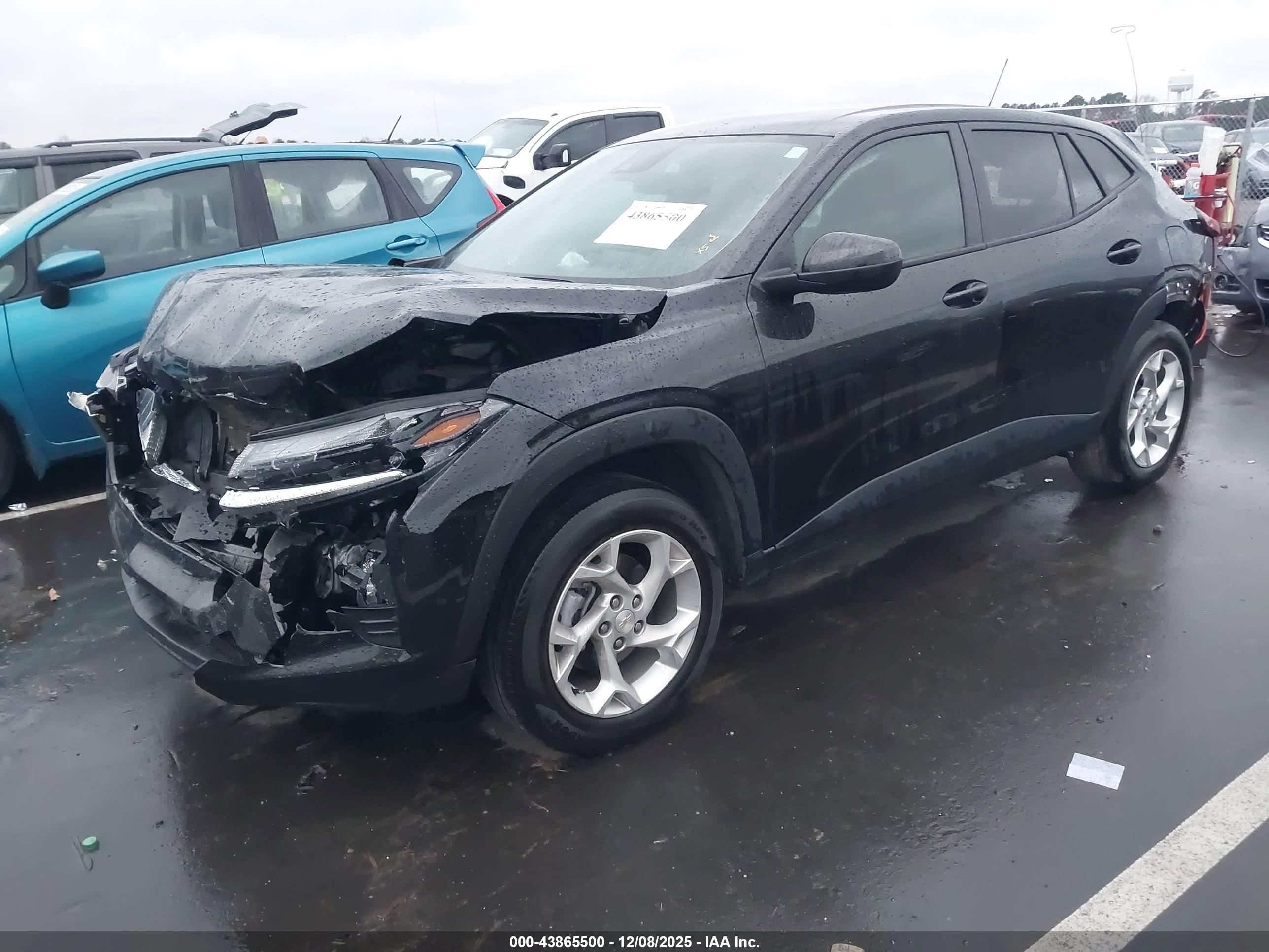 CHEVROLET TRAX image 2