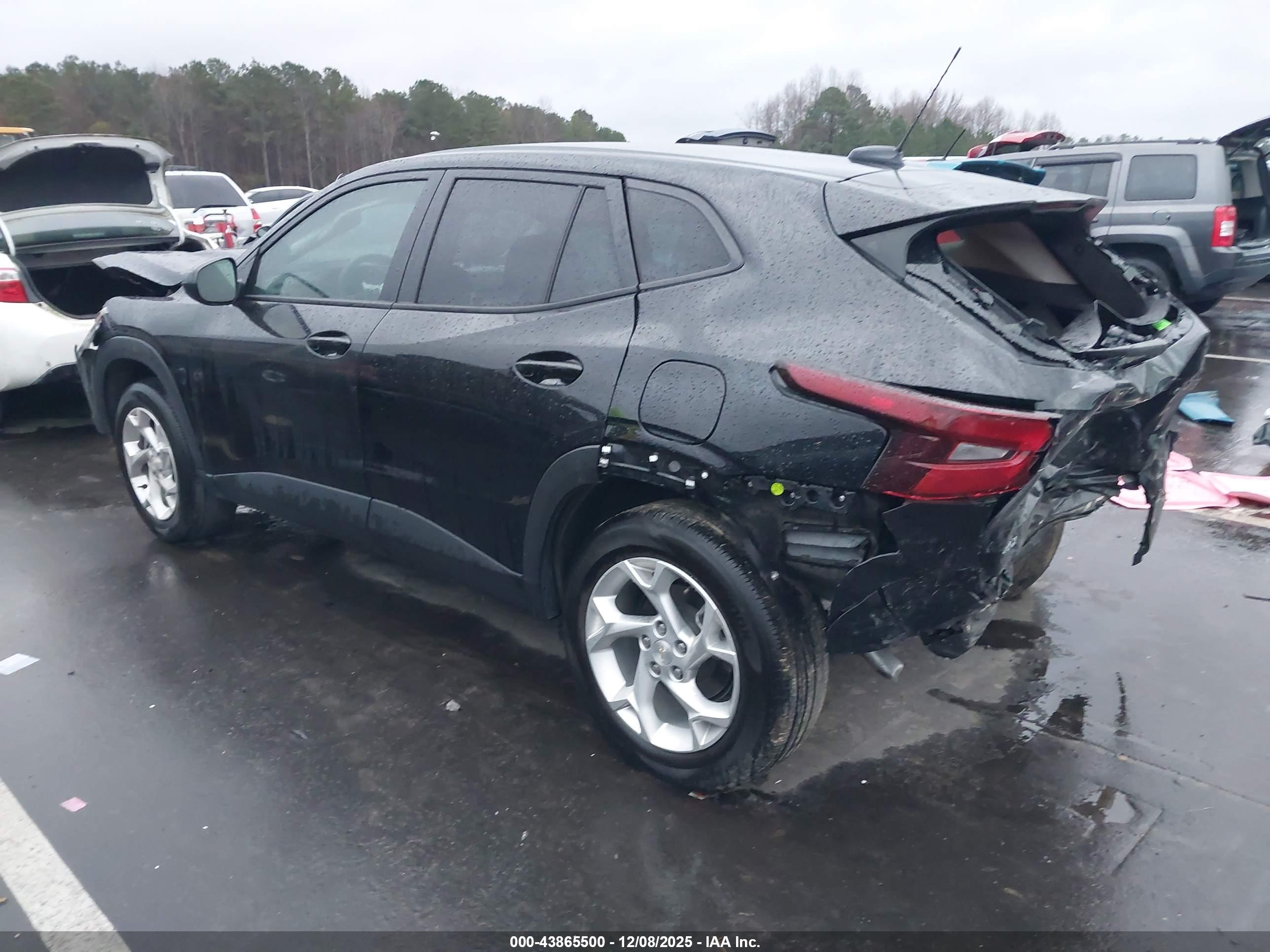 CHEVROLET TRAX image 3
